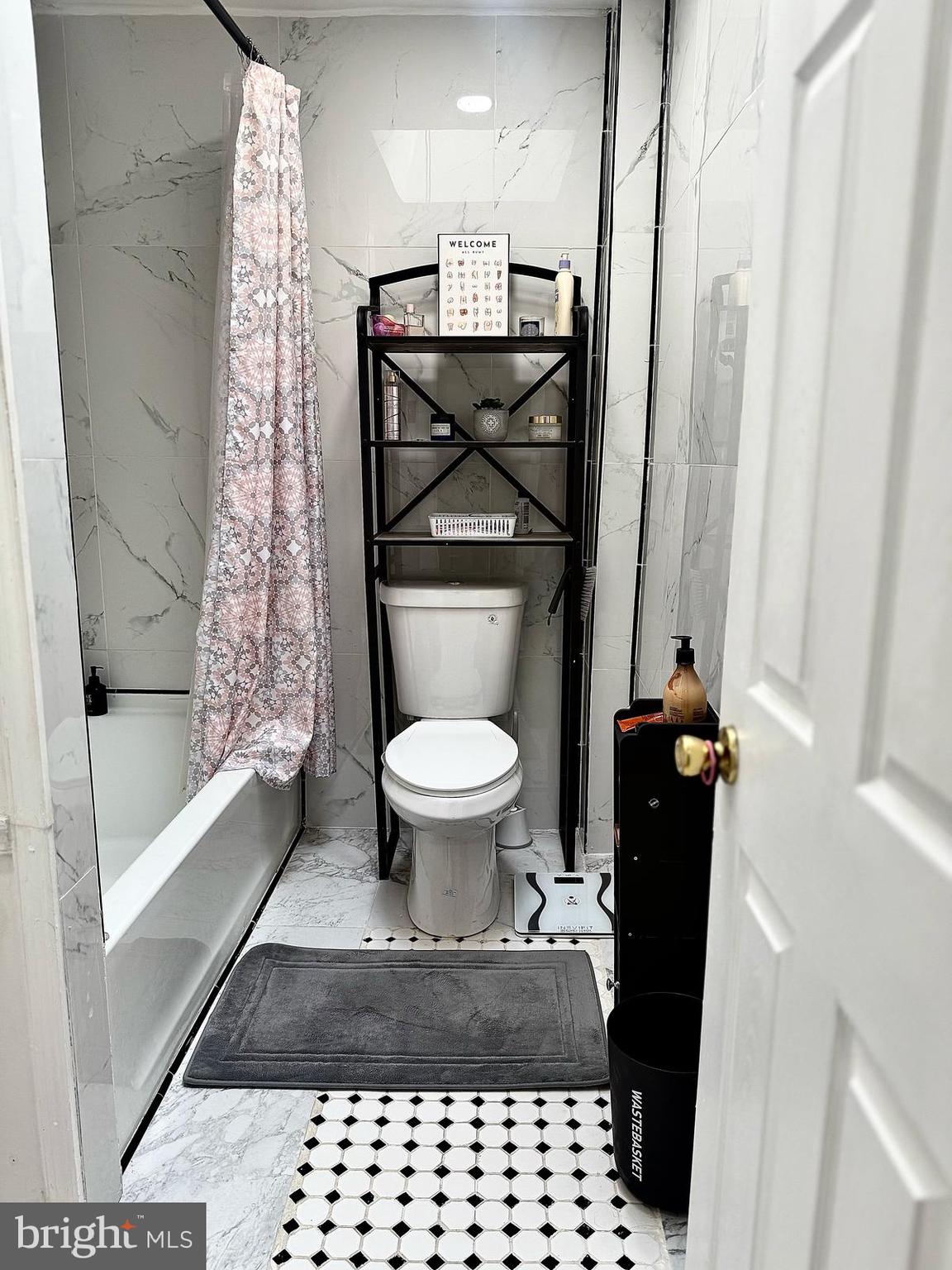 OXFORD CIRCLE - Residential