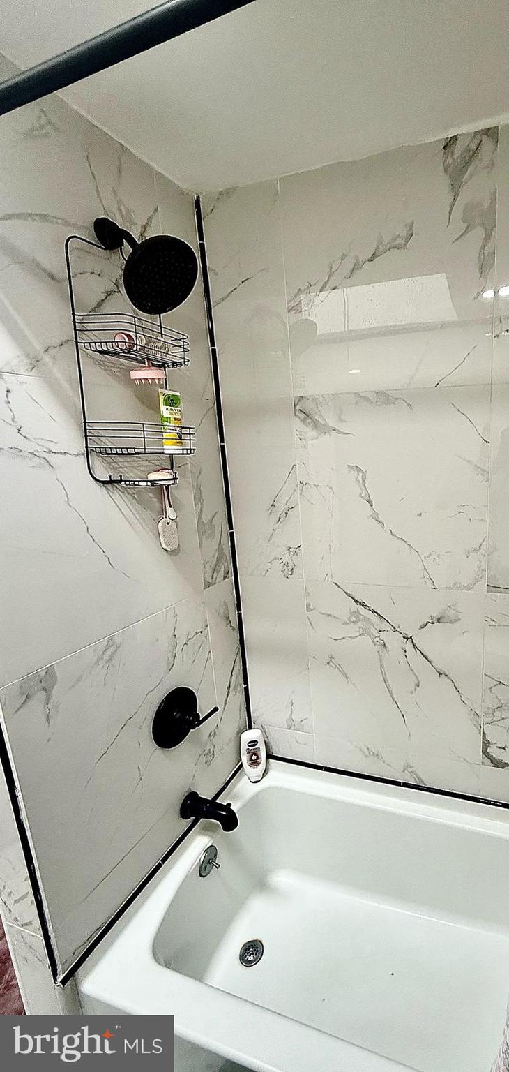 OXFORD CIRCLE - Residential