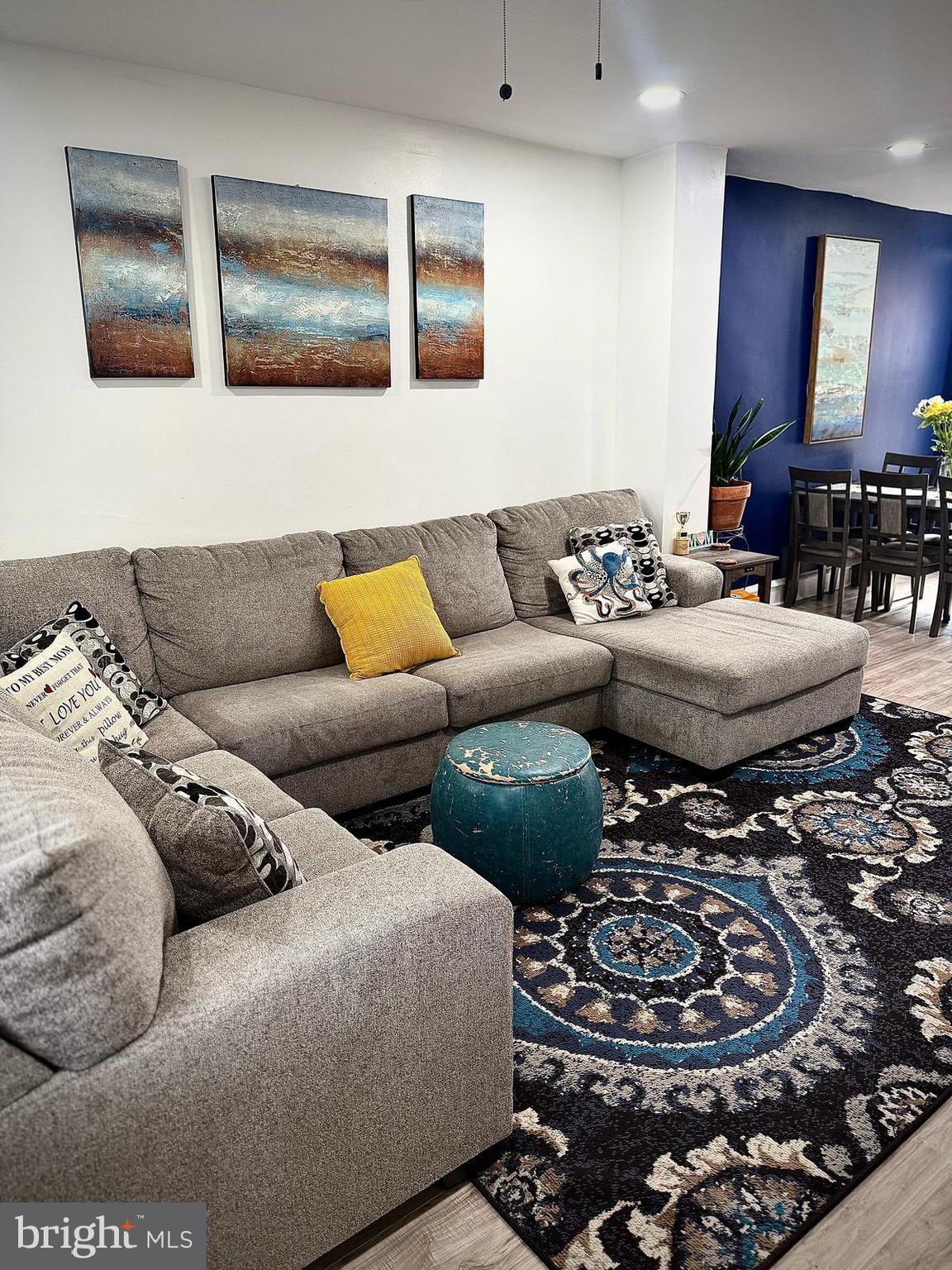 OXFORD CIRCLE - Residential