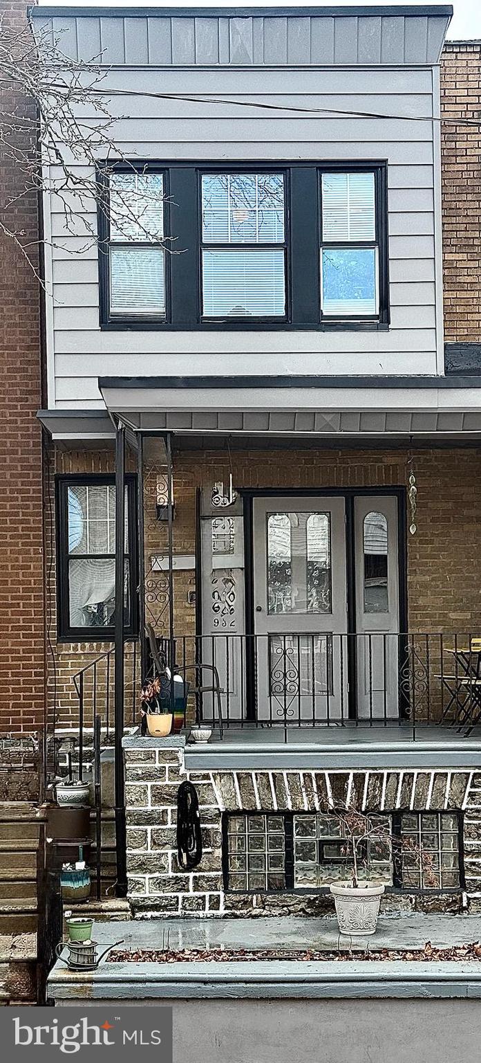 OXFORD CIRCLE - Residential