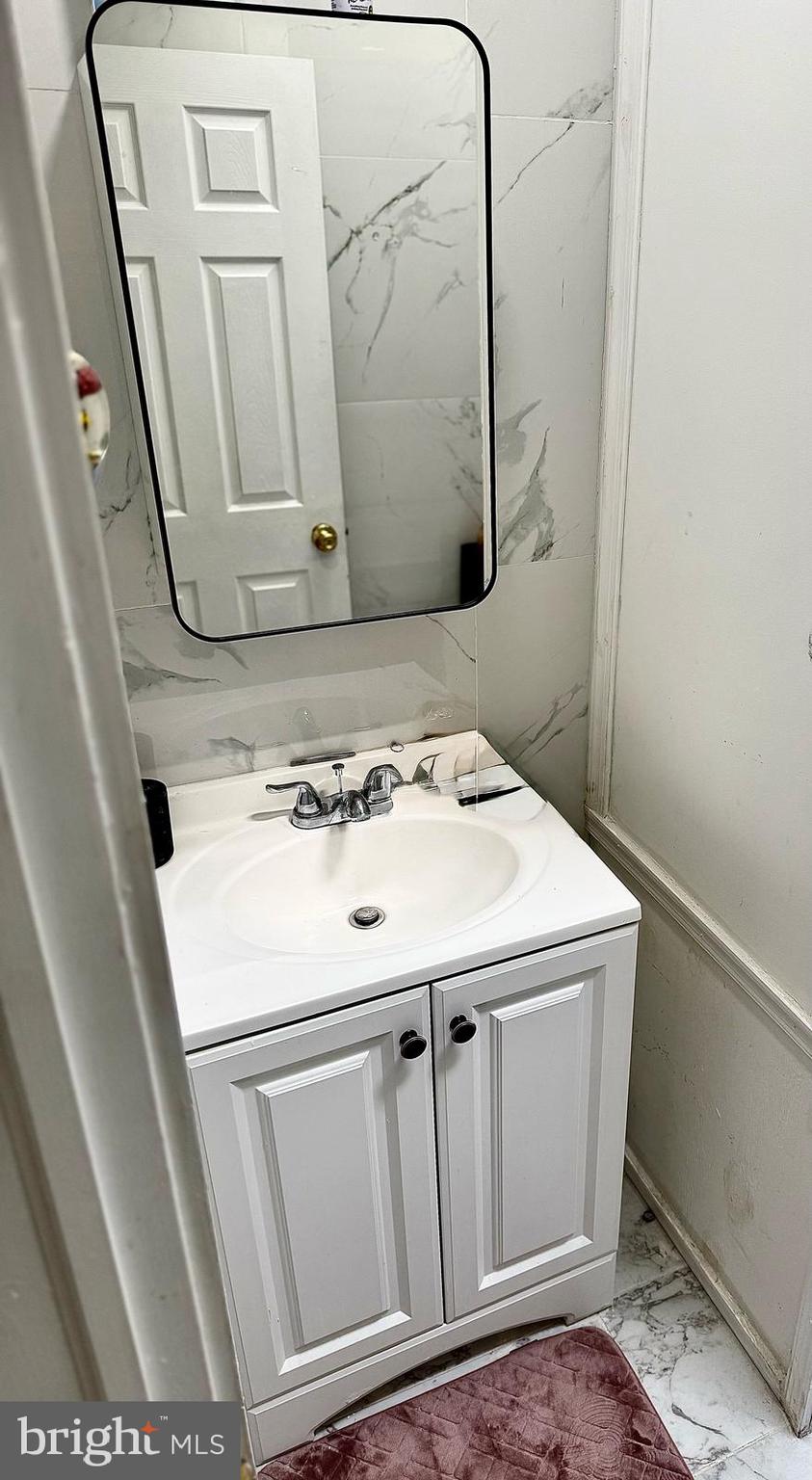 OXFORD CIRCLE - Residential