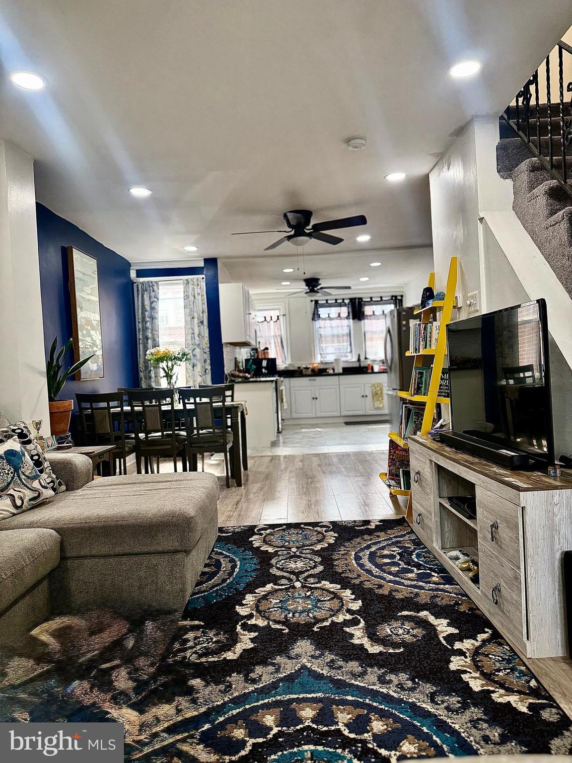 OXFORD CIRCLE - Residential