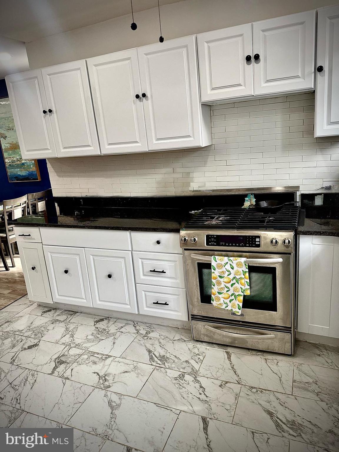 OXFORD CIRCLE - Residential