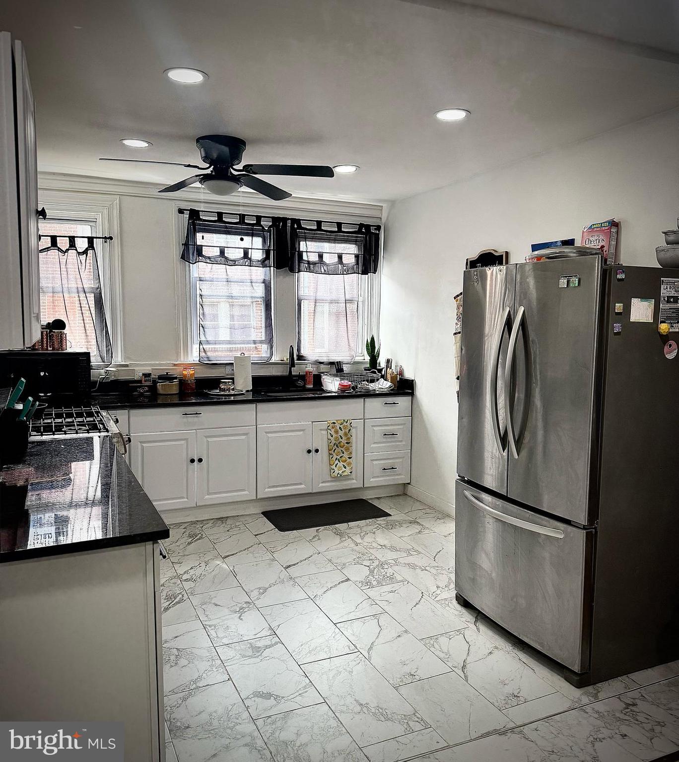 OXFORD CIRCLE - Residential