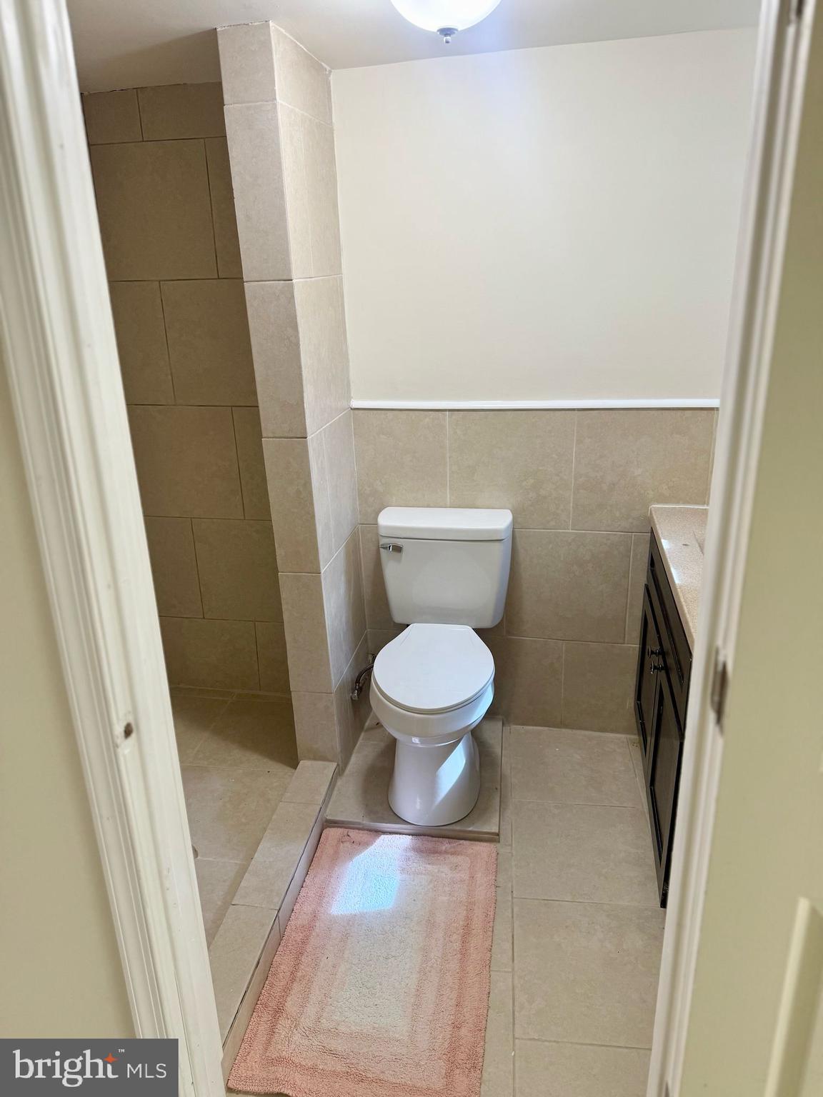 OXFORD CIRCLE - Residential