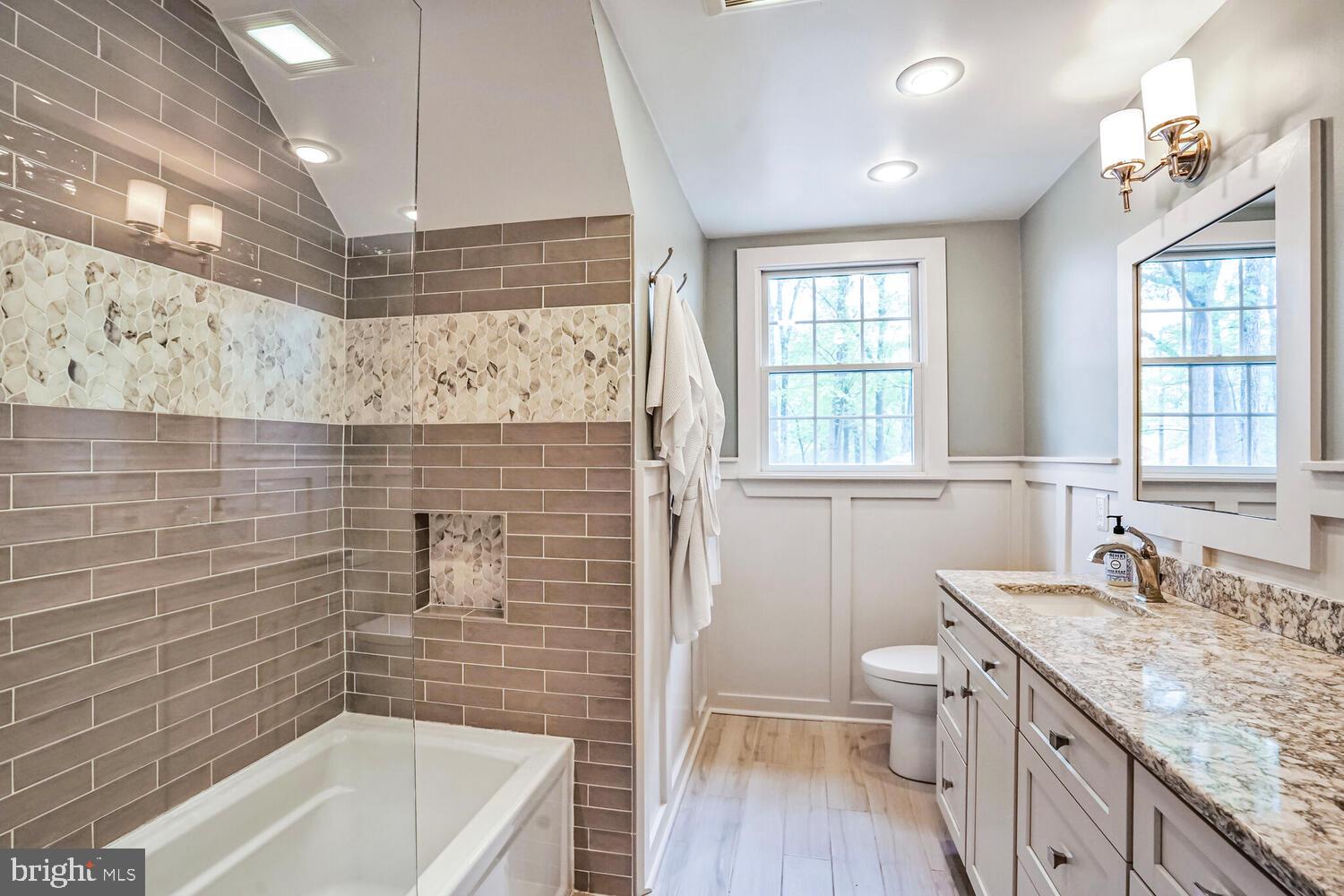 RIVERSIDE GARDENS - Residential