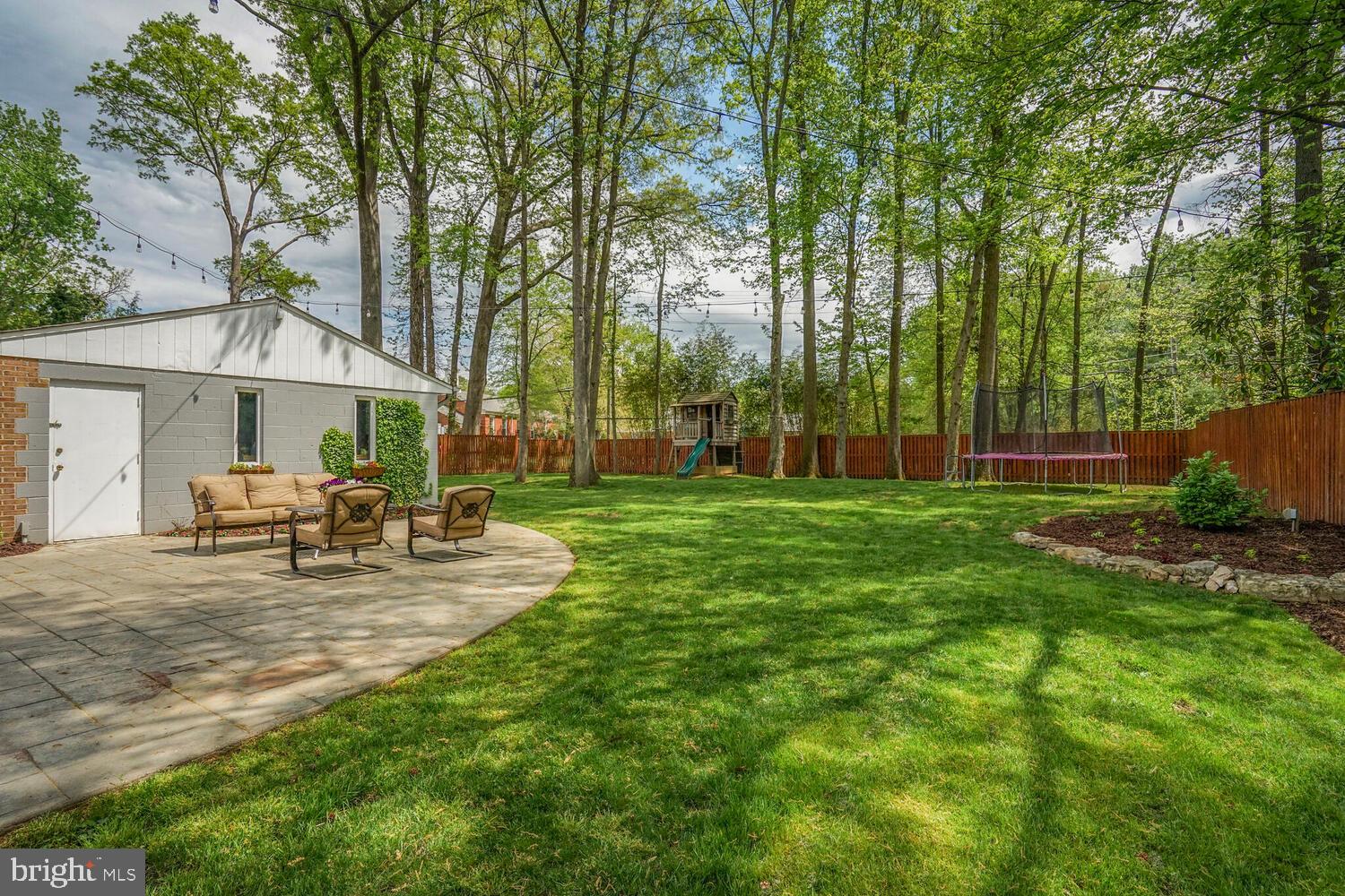 RIVERSIDE GARDENS - Residential