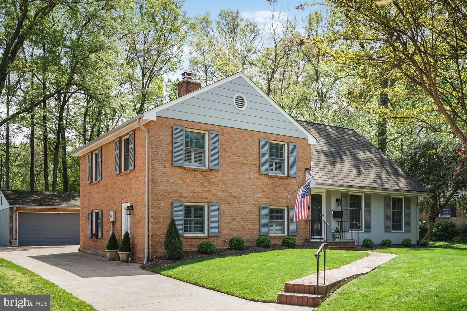 RIVERSIDE GARDENS - Residential