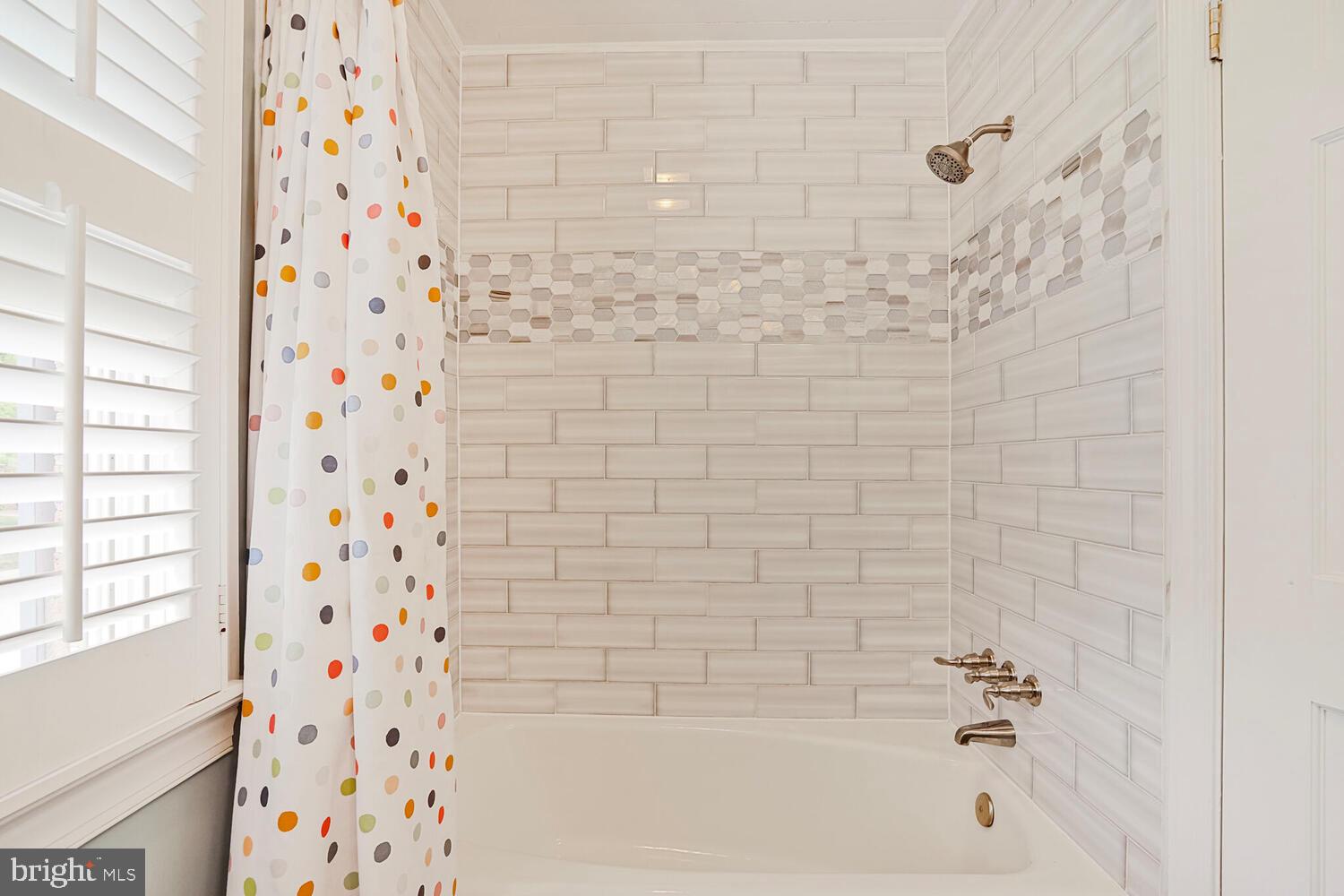 RIVERSIDE GARDENS - Residential