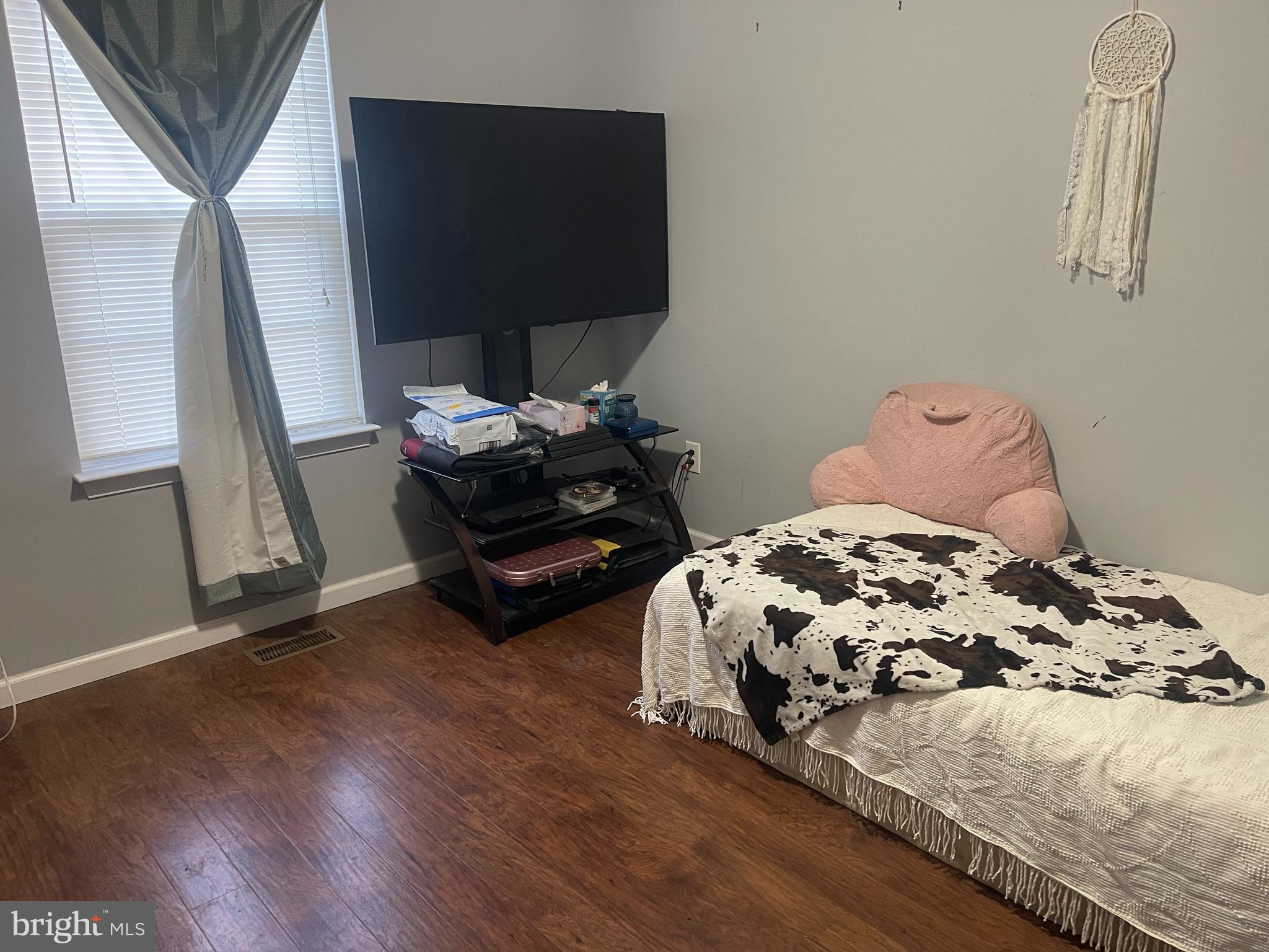 GLEBE HARBOR - Residential