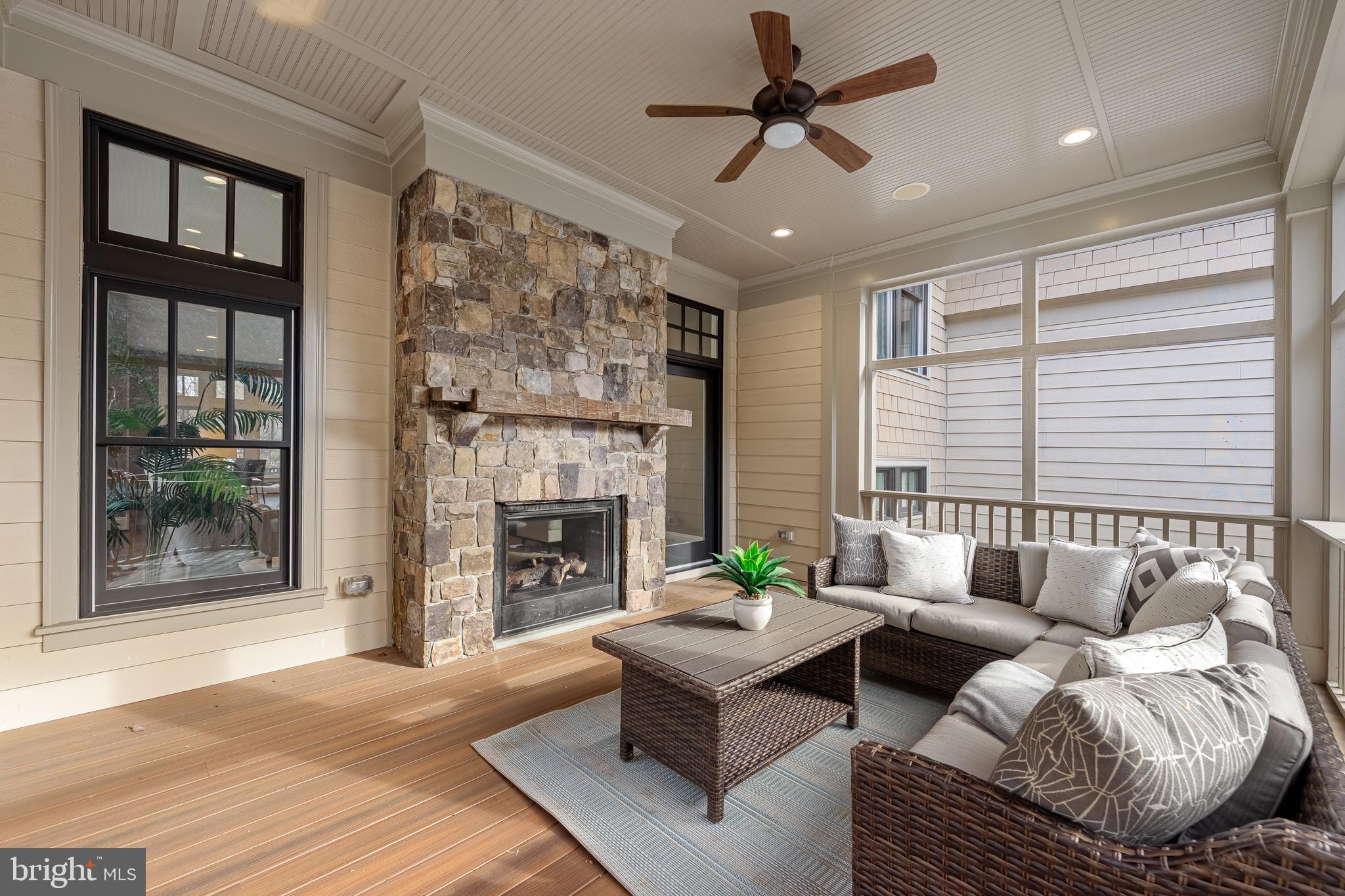 SALONA VILLAGE - Residential