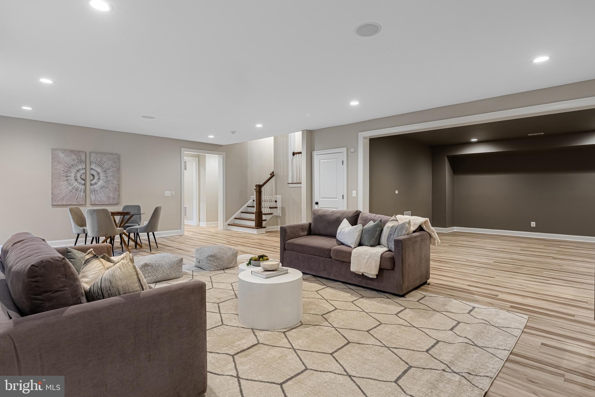 SALONA VILLAGE - Residential