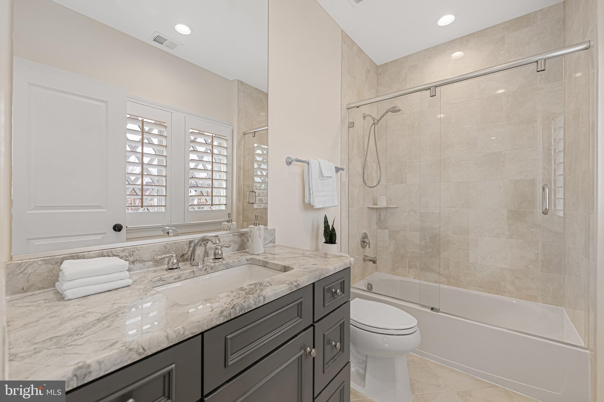 SALONA VILLAGE - Residential