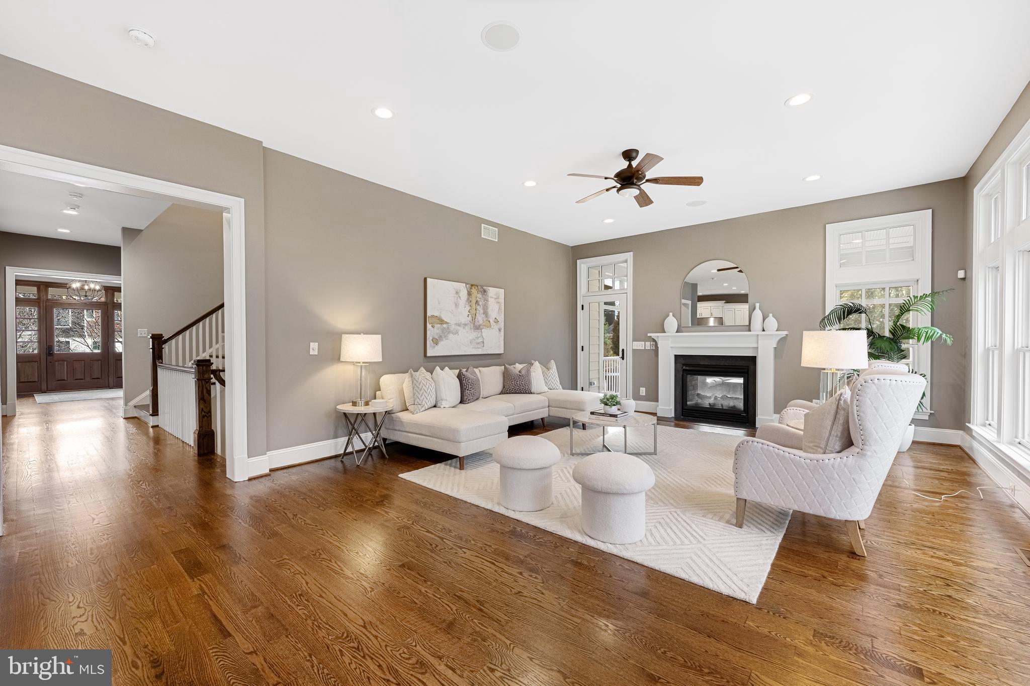 SALONA VILLAGE - Residential