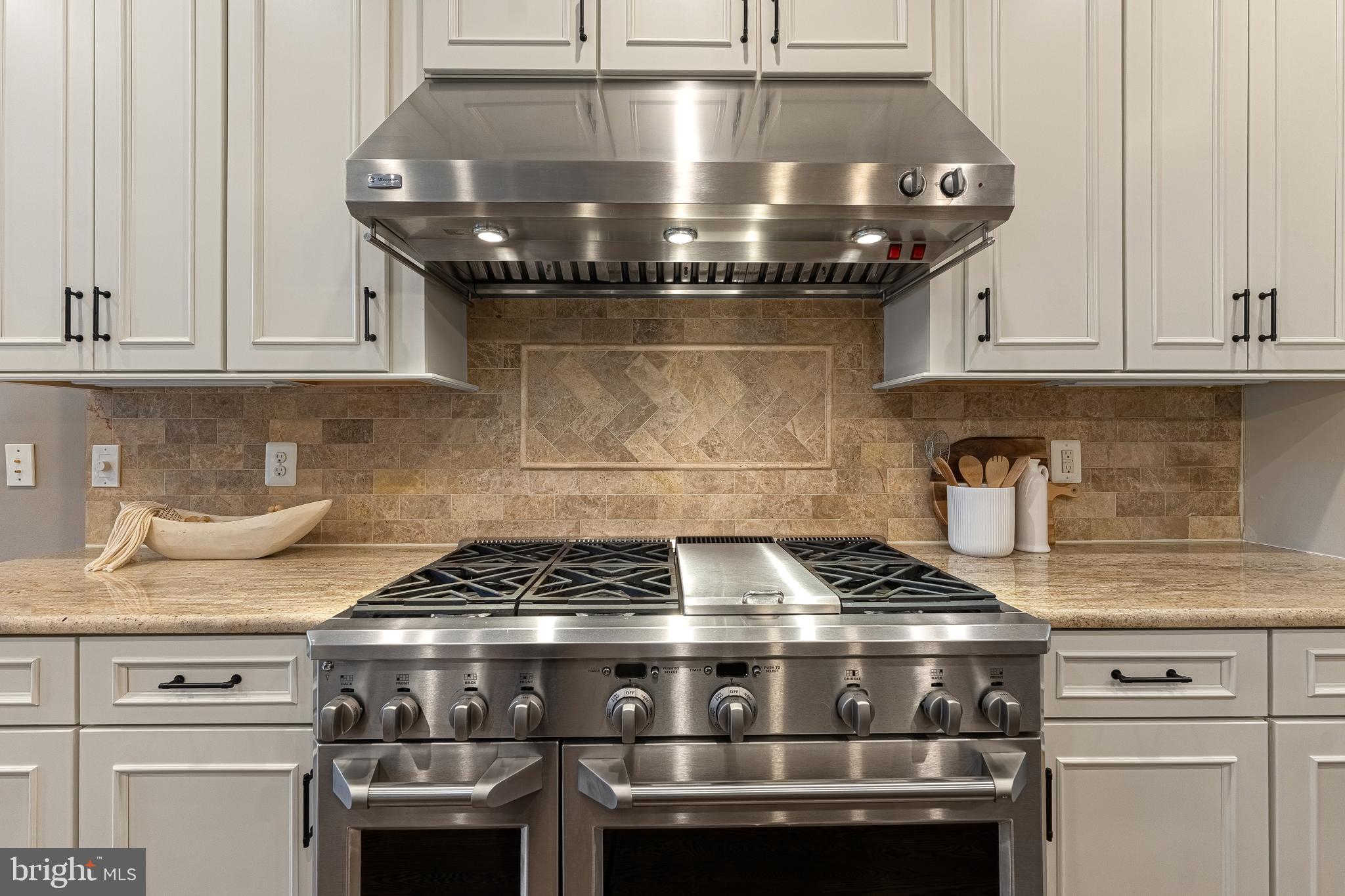 SALONA VILLAGE - Residential