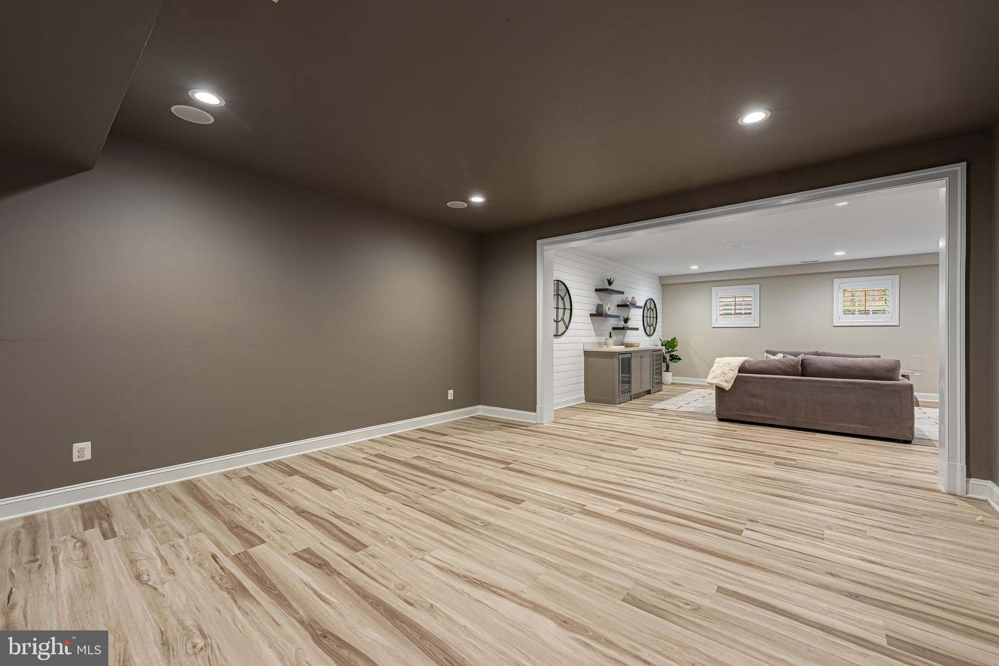 SALONA VILLAGE - Residential