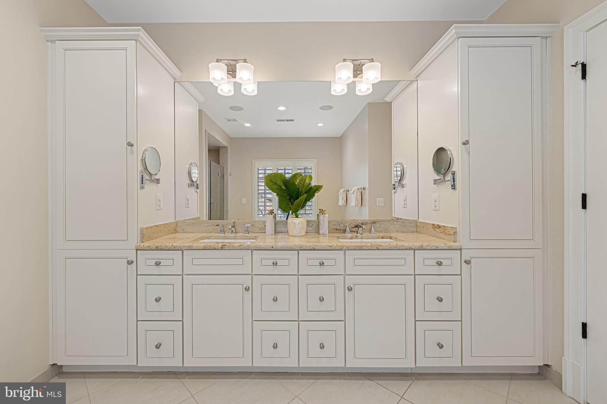 SALONA VILLAGE - Residential