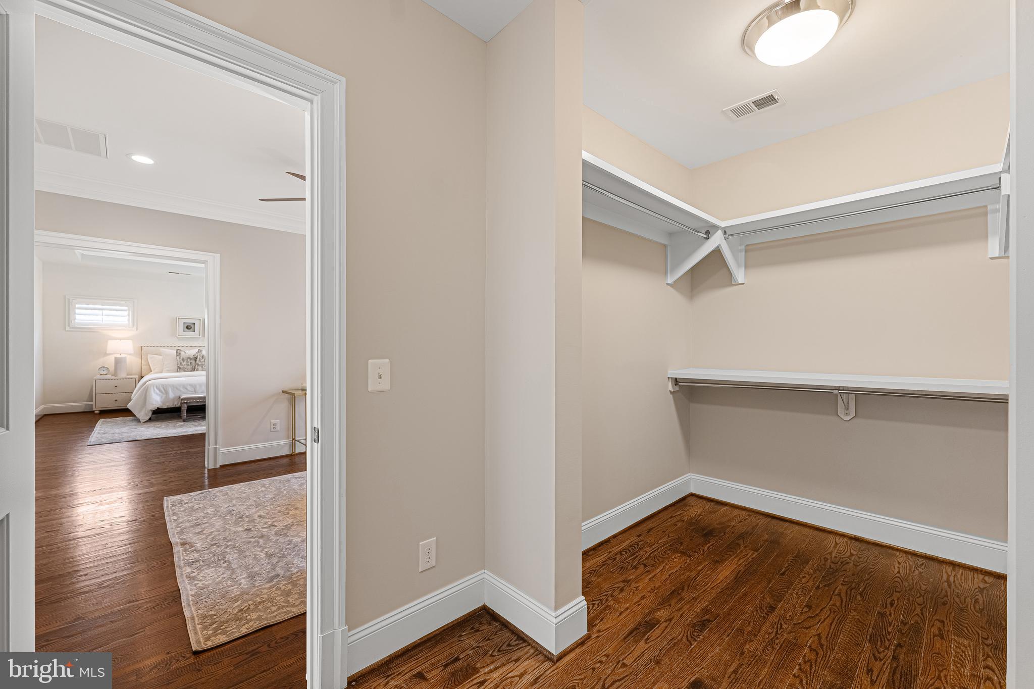 SALONA VILLAGE - Residential