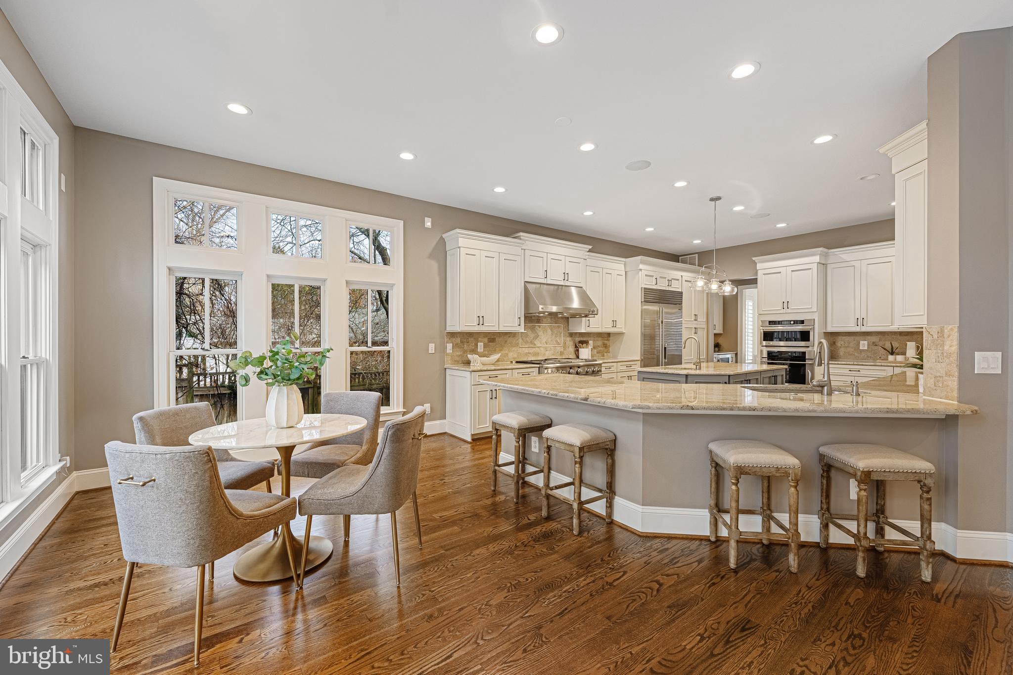 SALONA VILLAGE - Residential