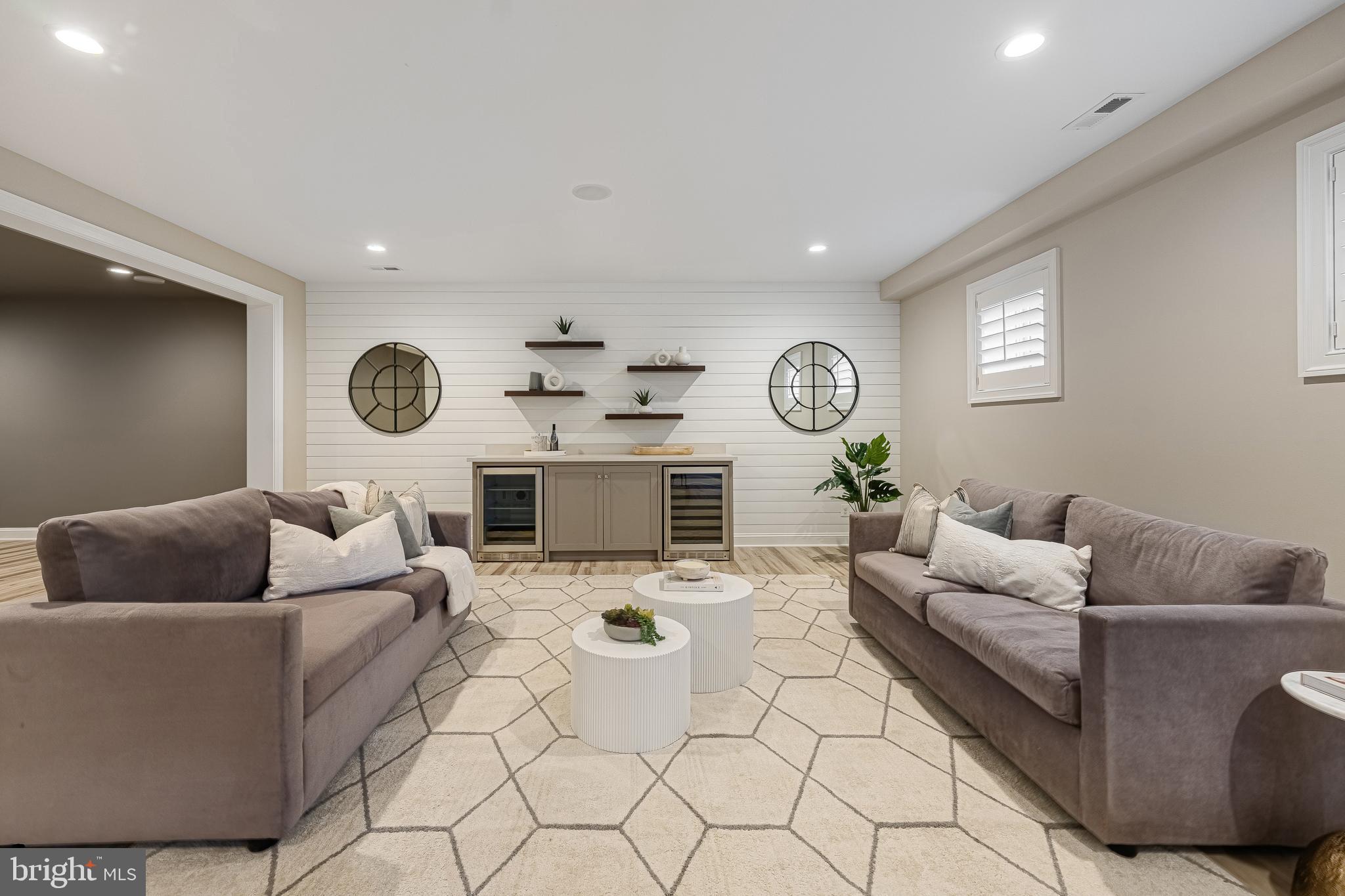 SALONA VILLAGE - Residential