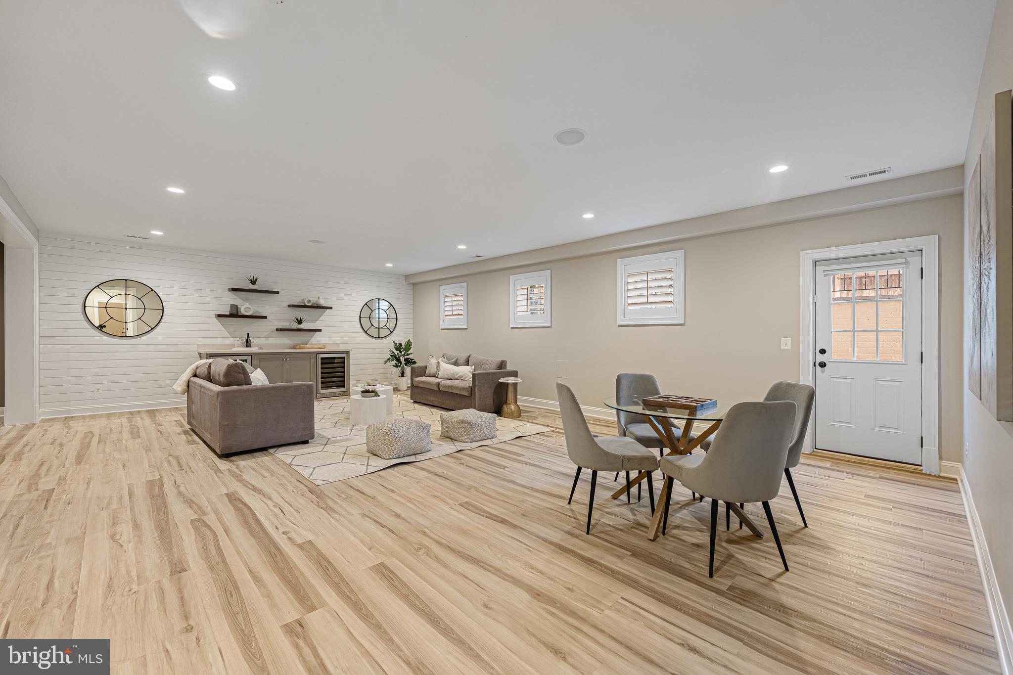 SALONA VILLAGE - Residential