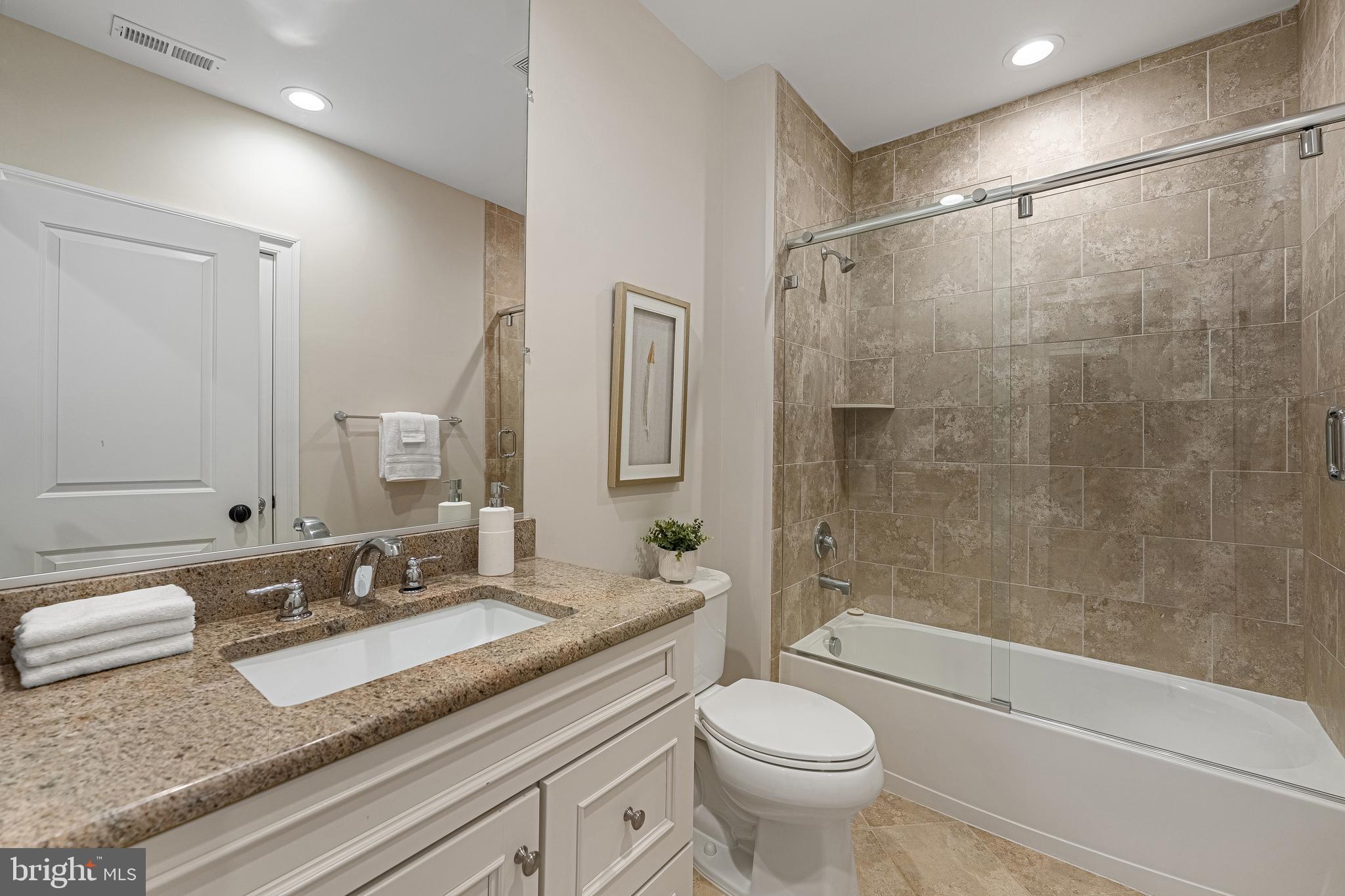 SALONA VILLAGE - Residential