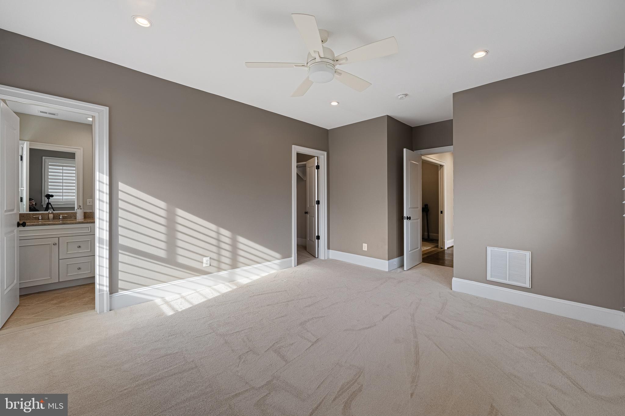 SALONA VILLAGE - Residential