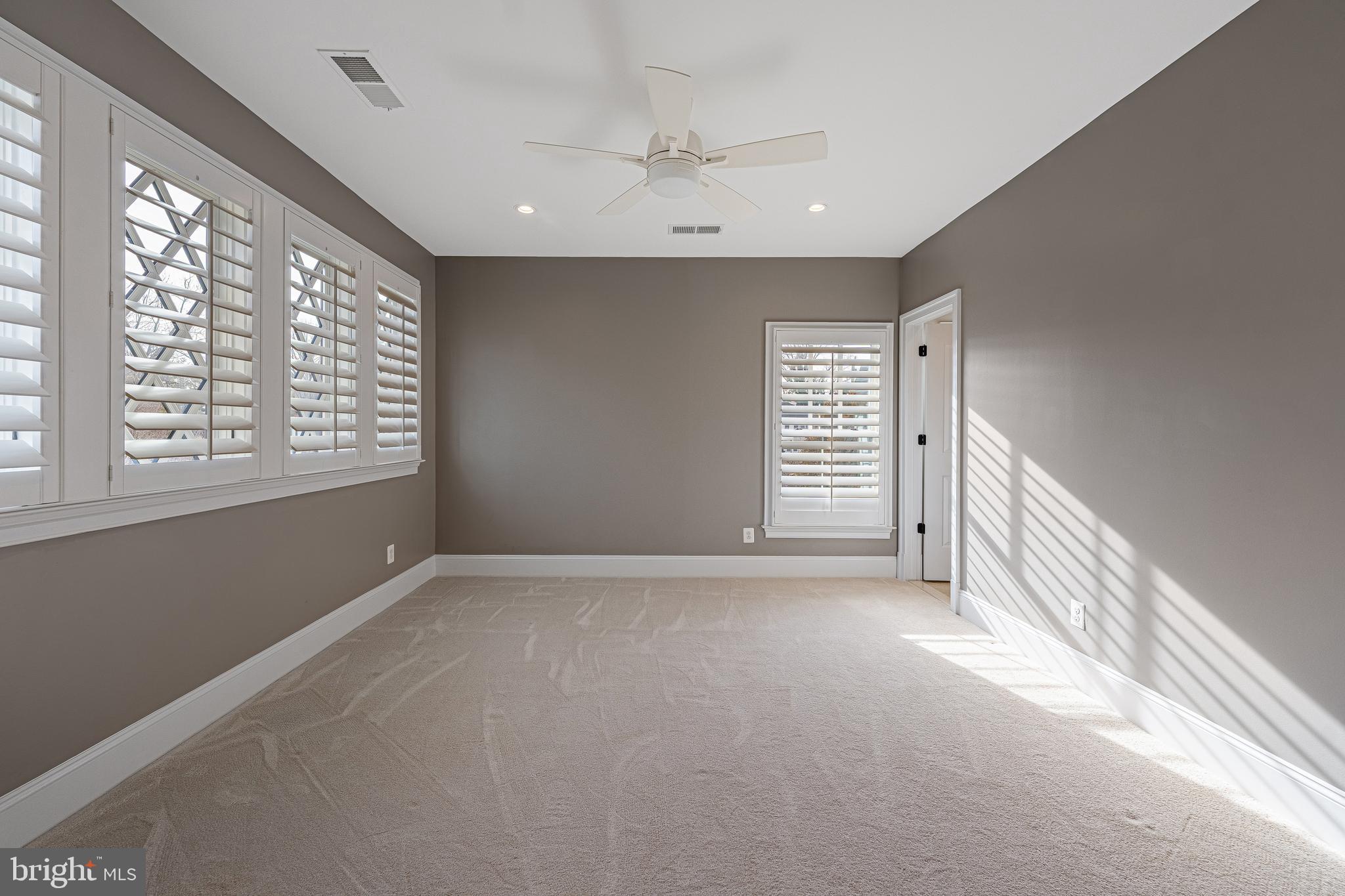 SALONA VILLAGE - Residential