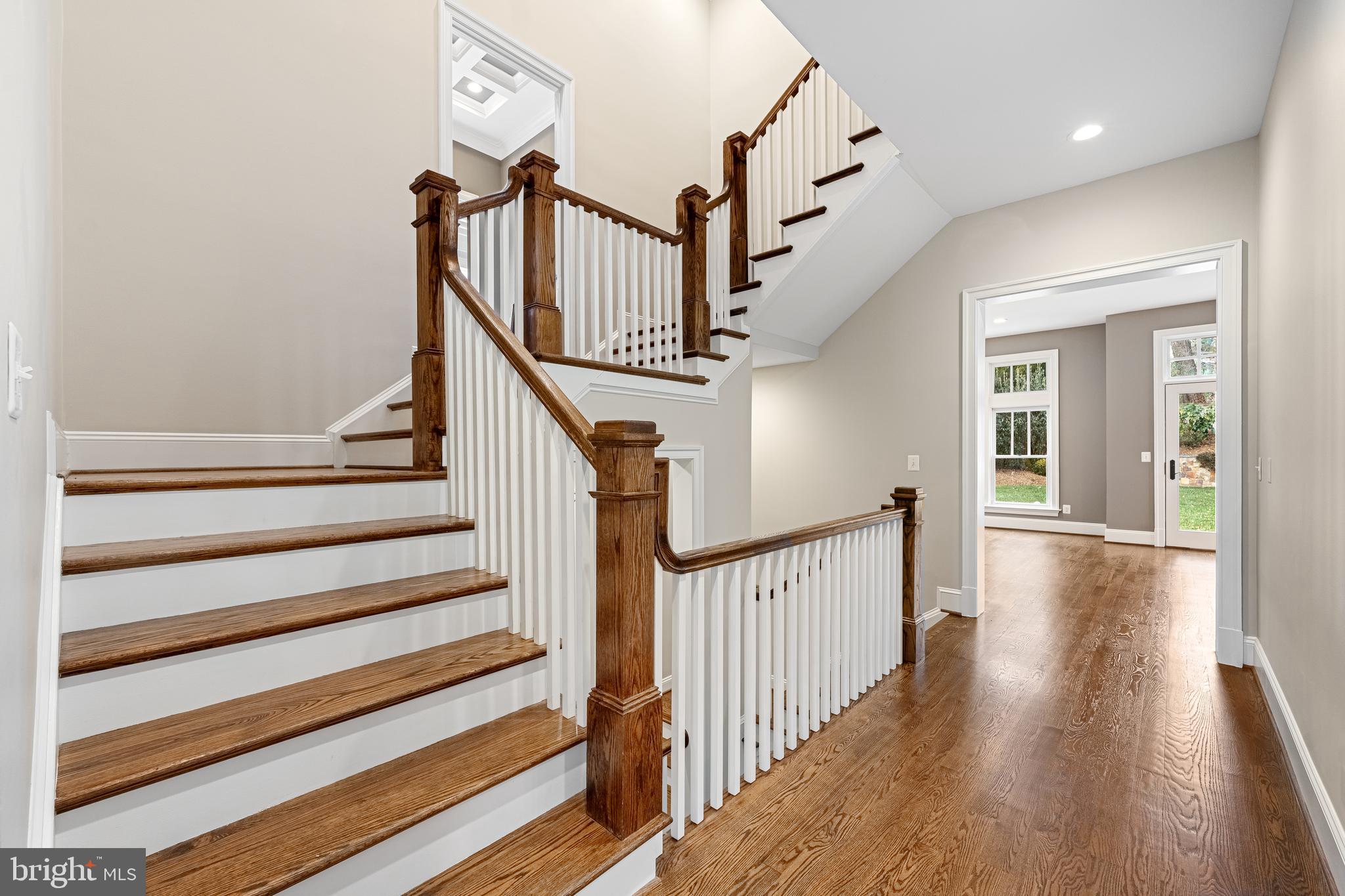 SALONA VILLAGE - Residential