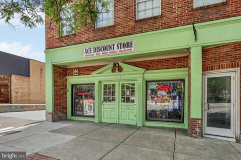Photo of 128 - 130 S George Street, YORK, PA 17401 (MLS # PAYK2084210)