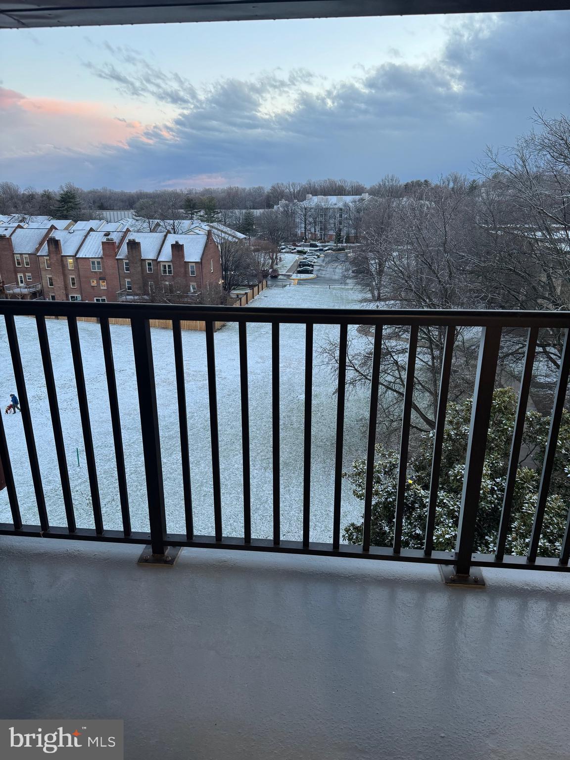 TREEBROOKE CONDOMINIUM - Residential Lease