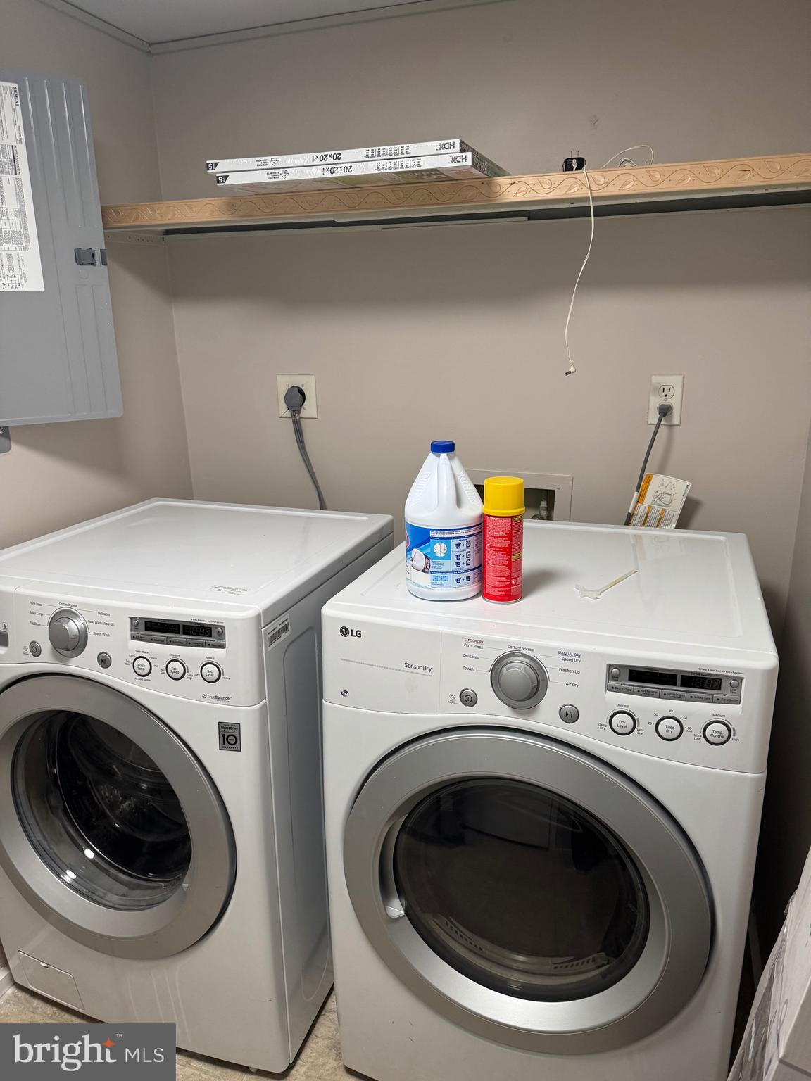 TREEBROOKE CONDOMINIUM - Residential Lease