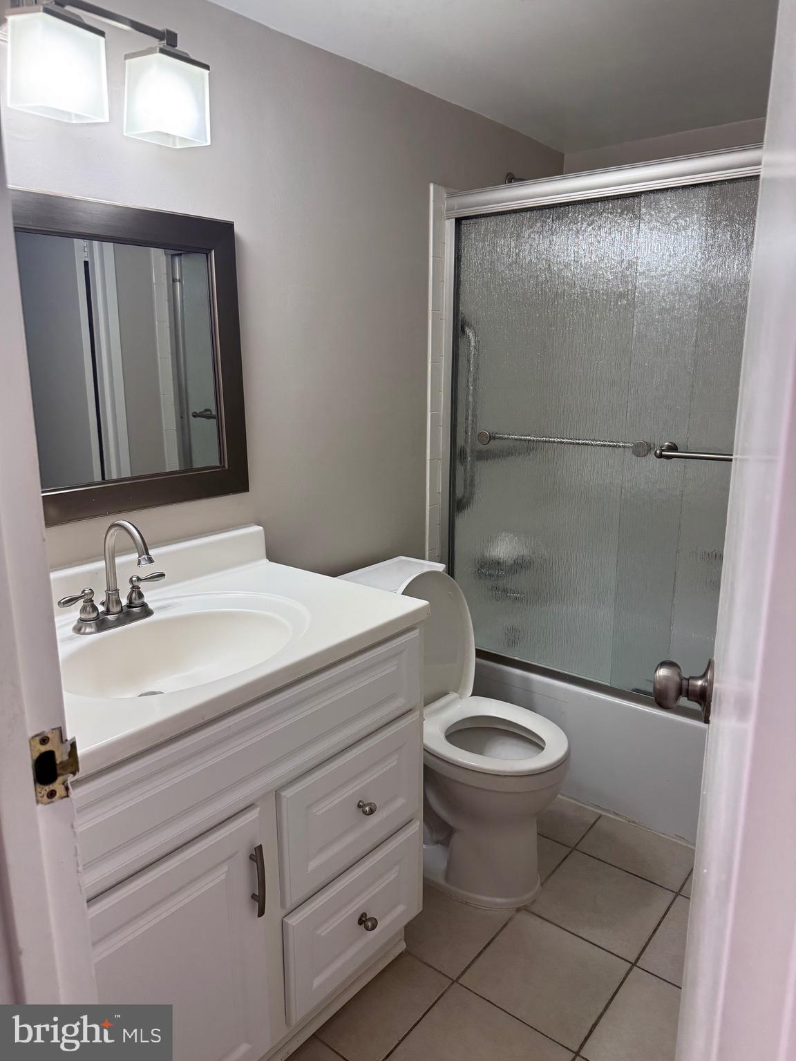 TREEBROOKE CONDOMINIUM - Residential Lease