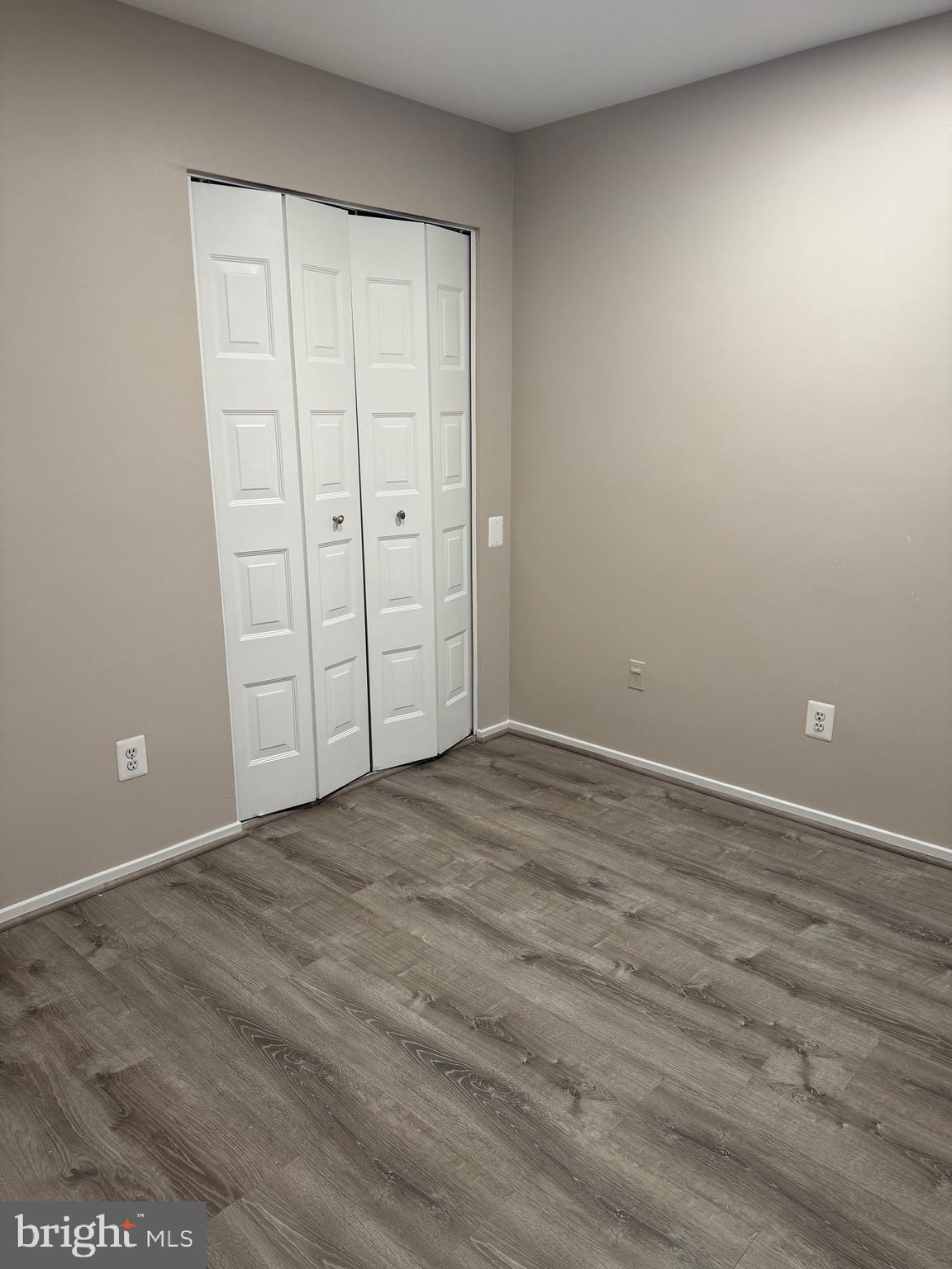 TREEBROOKE CONDOMINIUM - Residential Lease