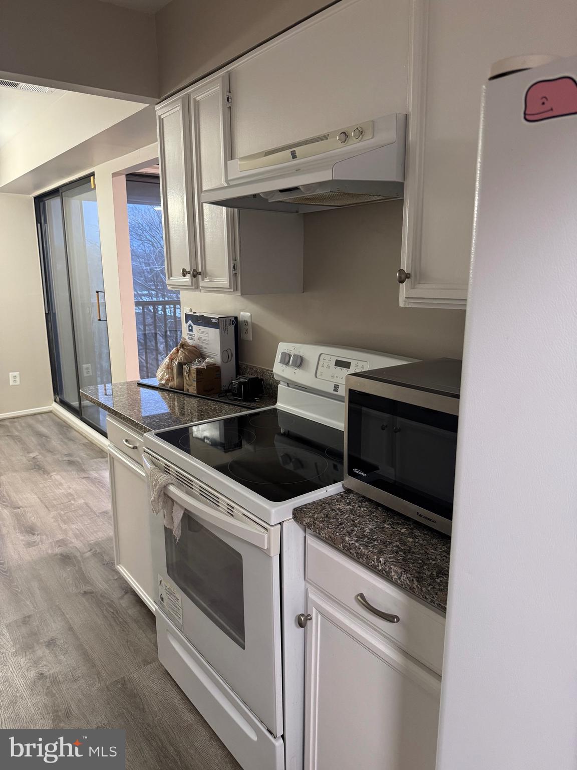 TREEBROOKE CONDOMINIUM - Residential Lease