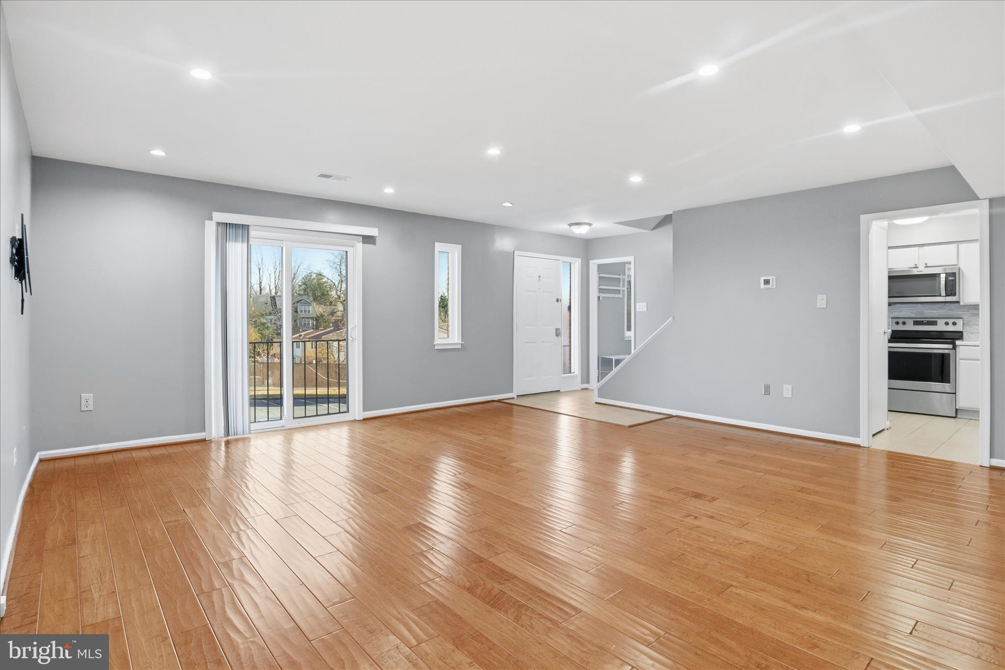 TERRACE TOWNE HOMES OF WOODLAWN - Residential Lease