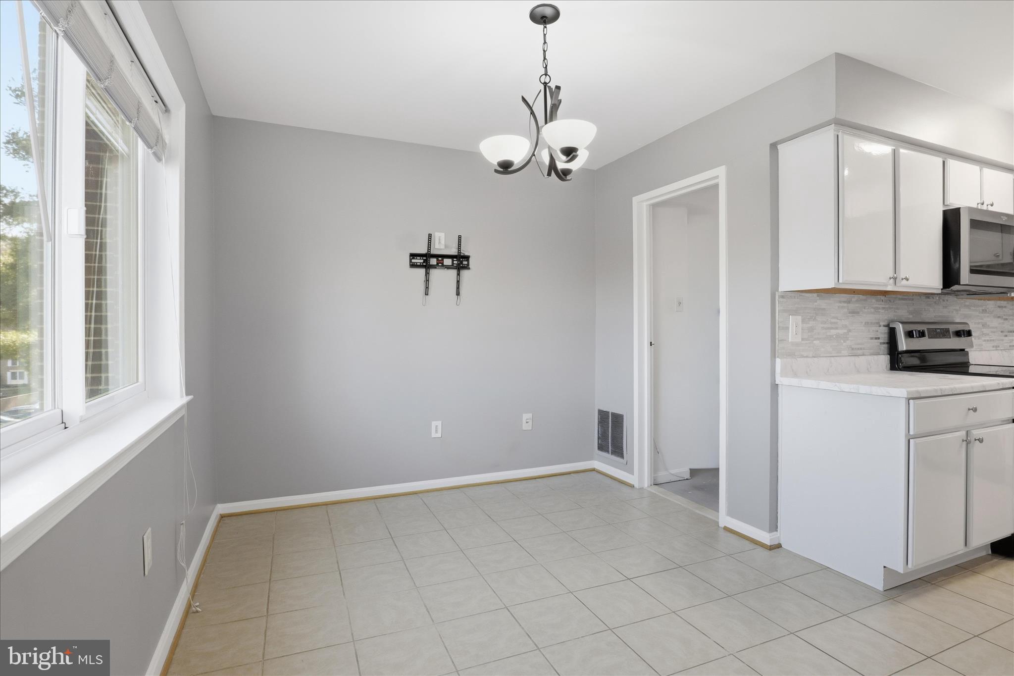 TERRACE TOWNE HOMES OF WOODLAWN - Residential Lease