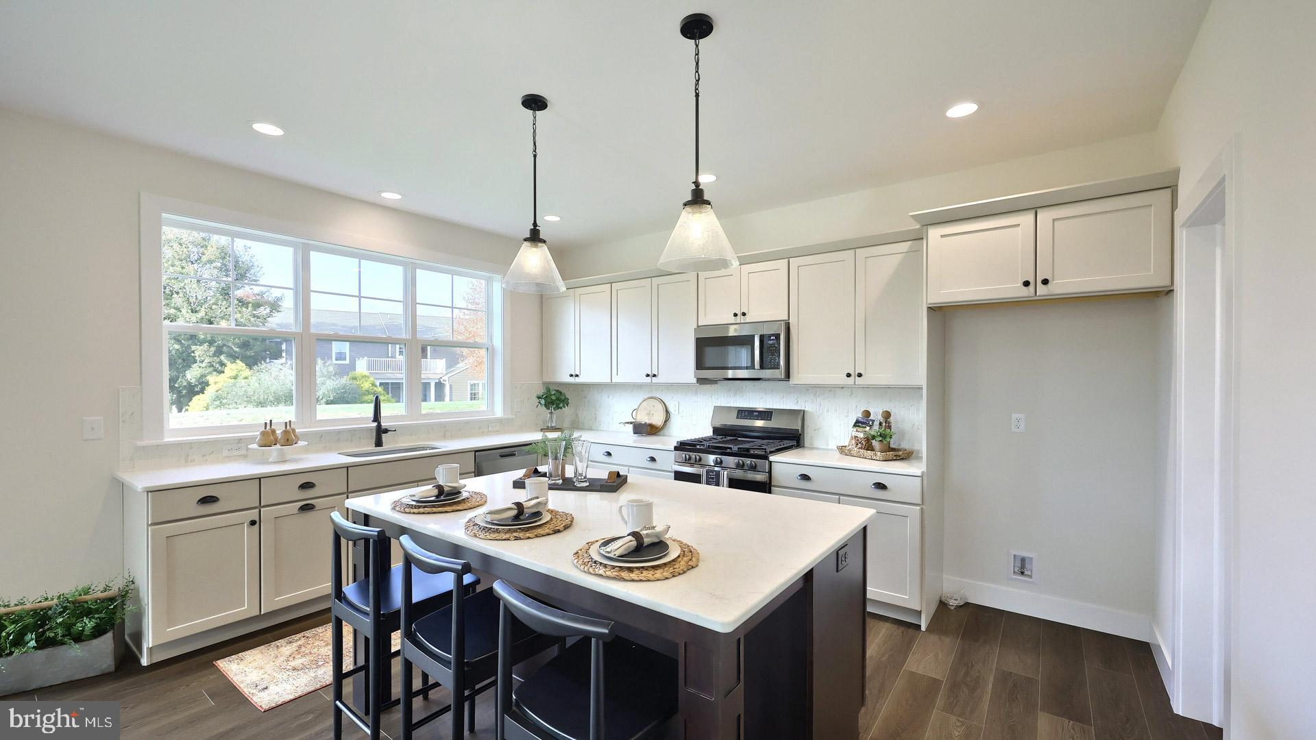 WALTON HILL - Residential