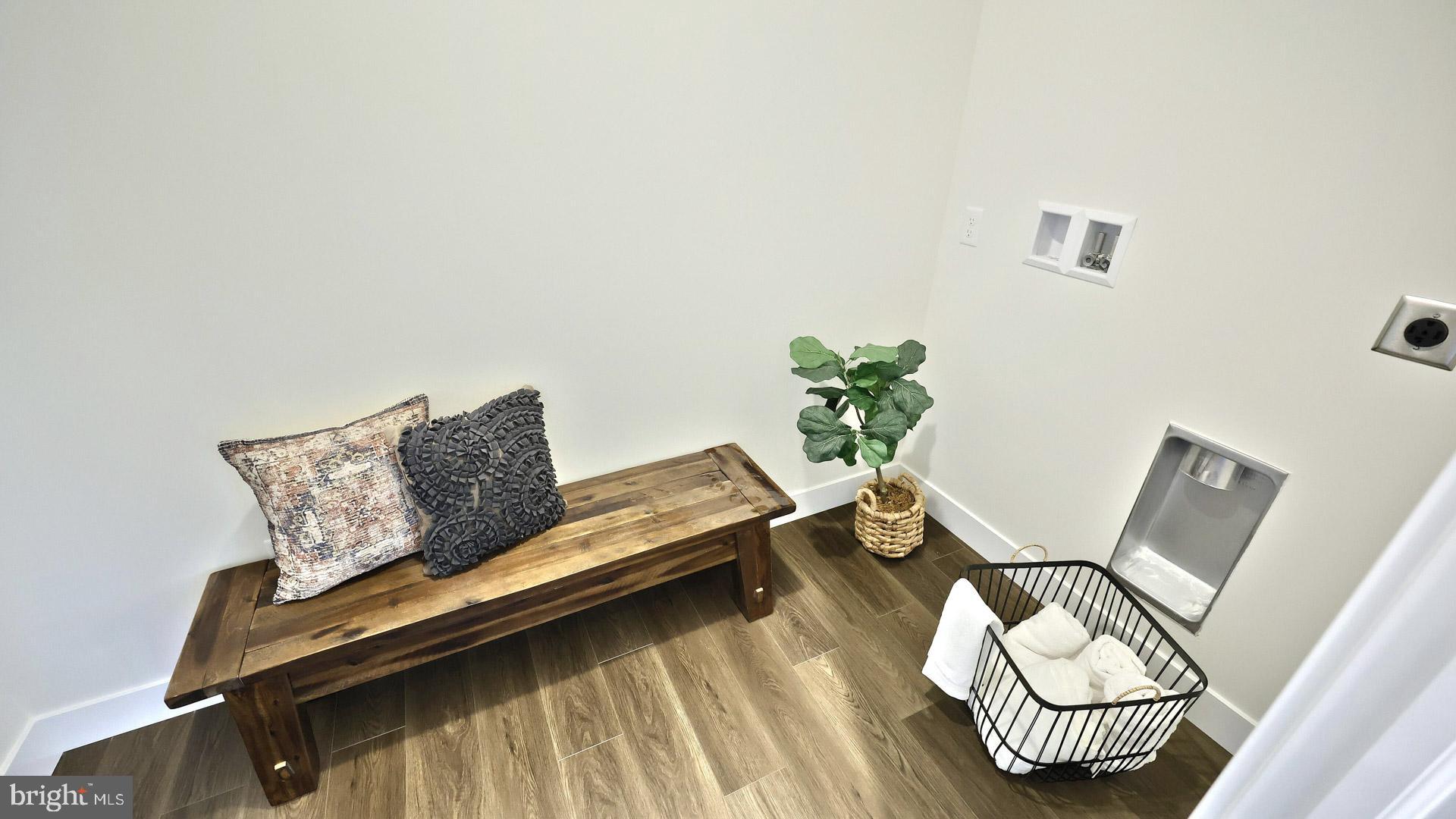 WALTON HILL - Residential