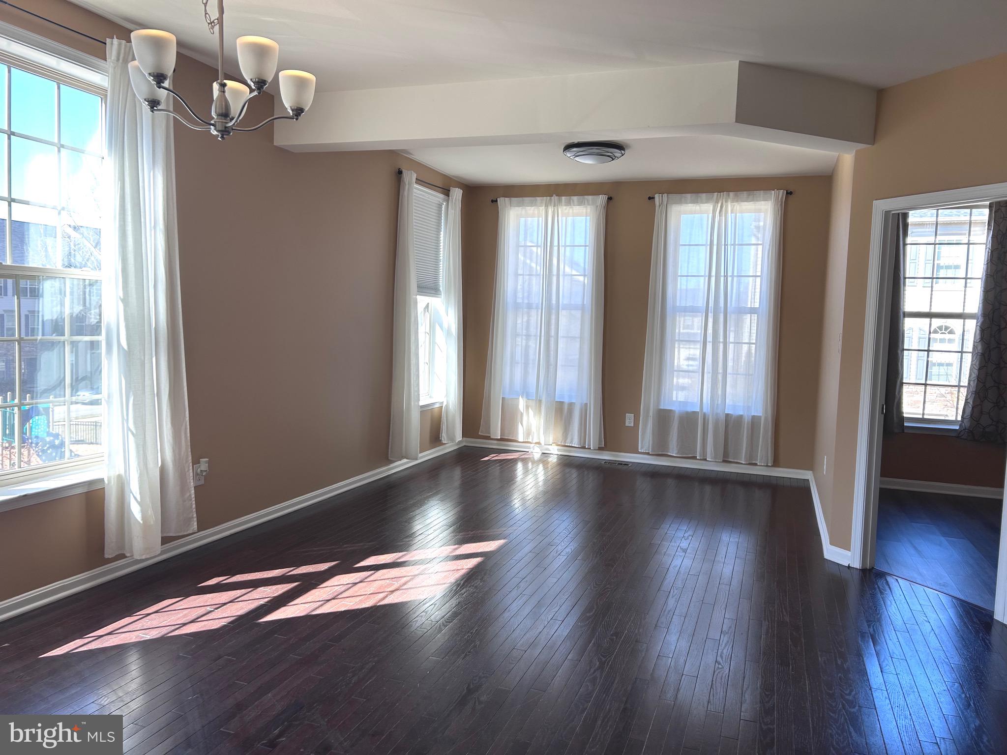 WOODMORE TOWNE CENTRE - Residential