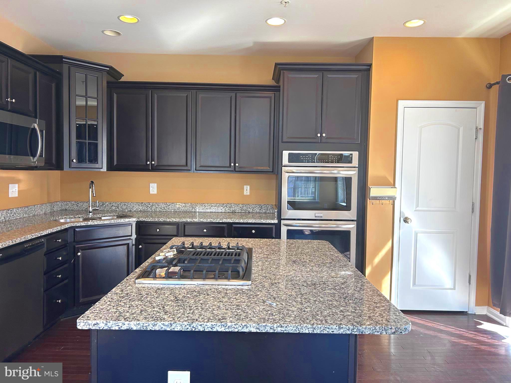 WOODMORE TOWNE CENTRE - Residential