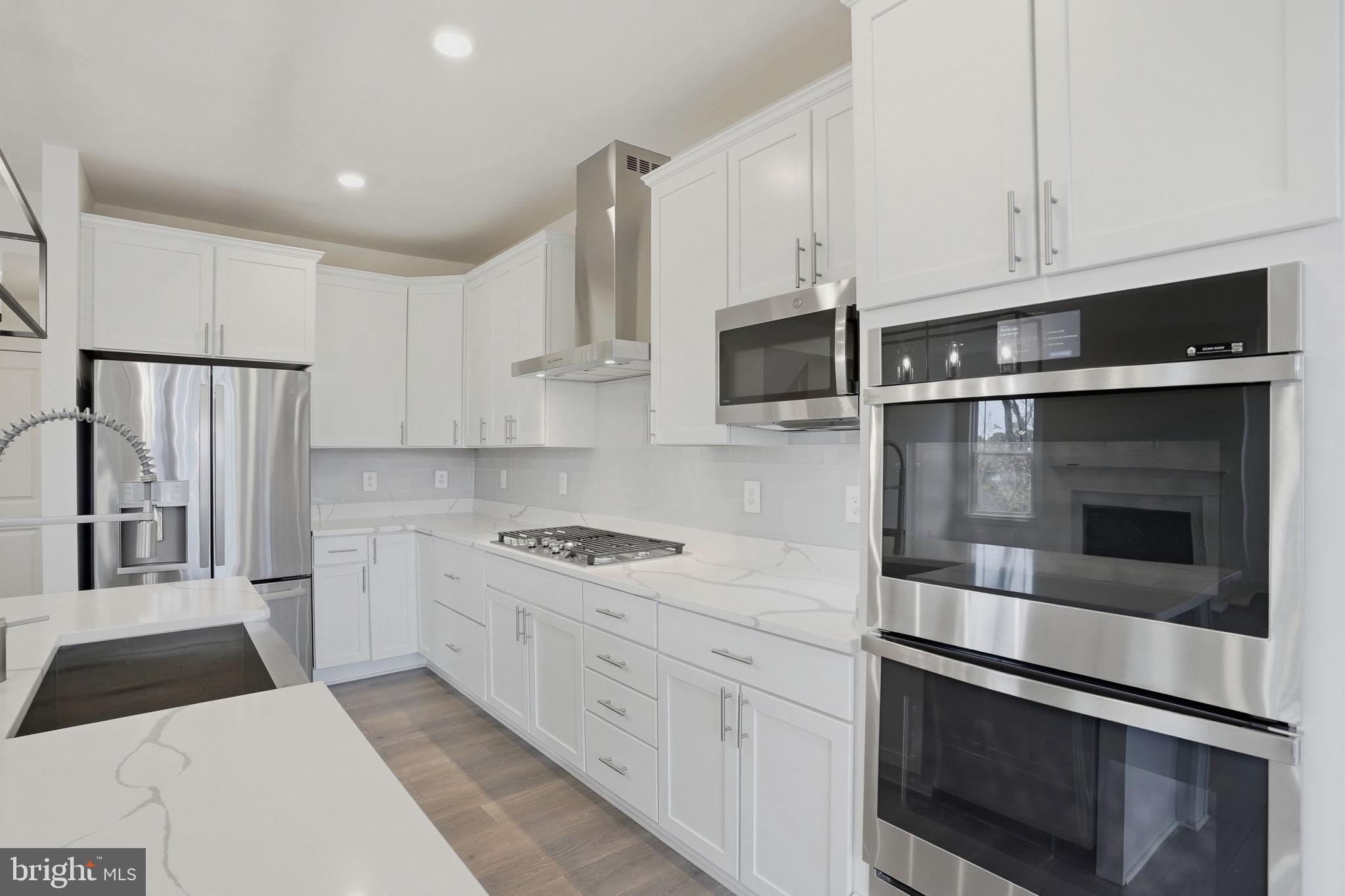 OYSTER HOUSE VILLAGE - Residential