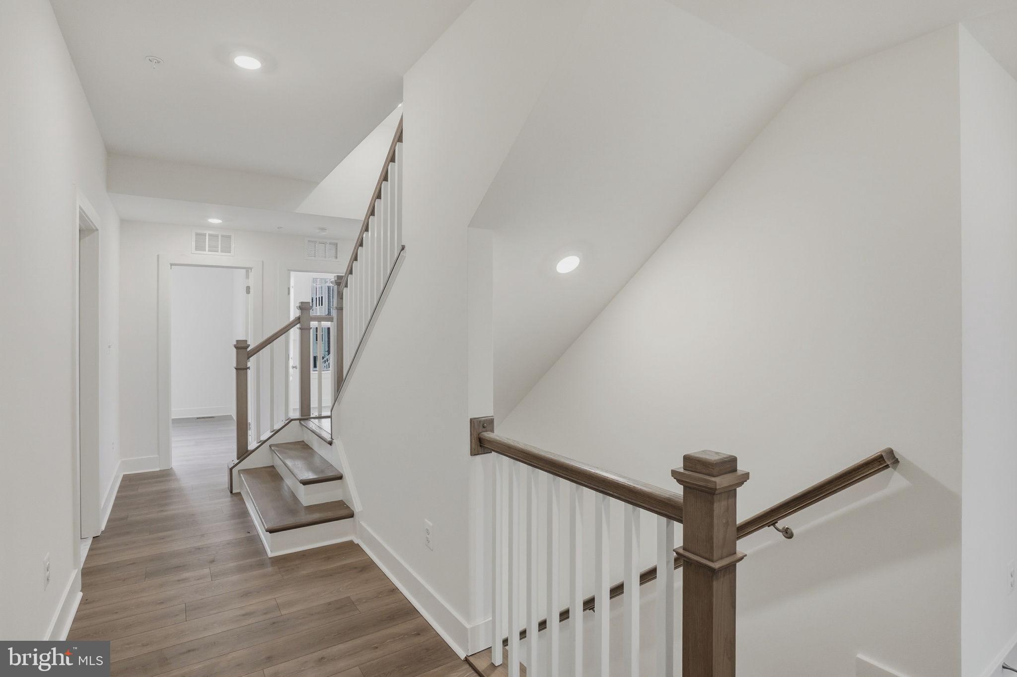 OYSTER HOUSE VILLAGE - Residential