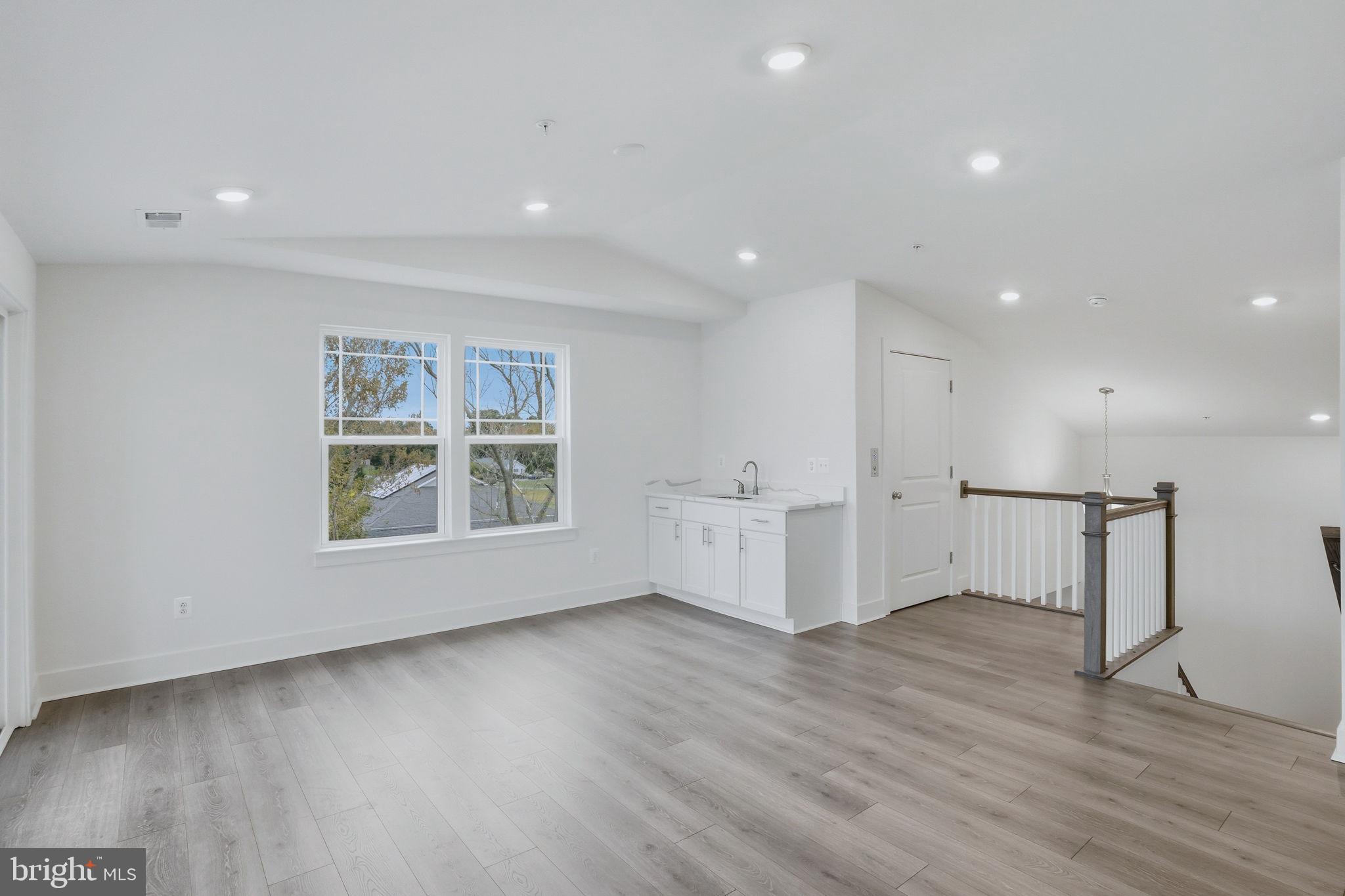 OYSTER HOUSE VILLAGE - Residential