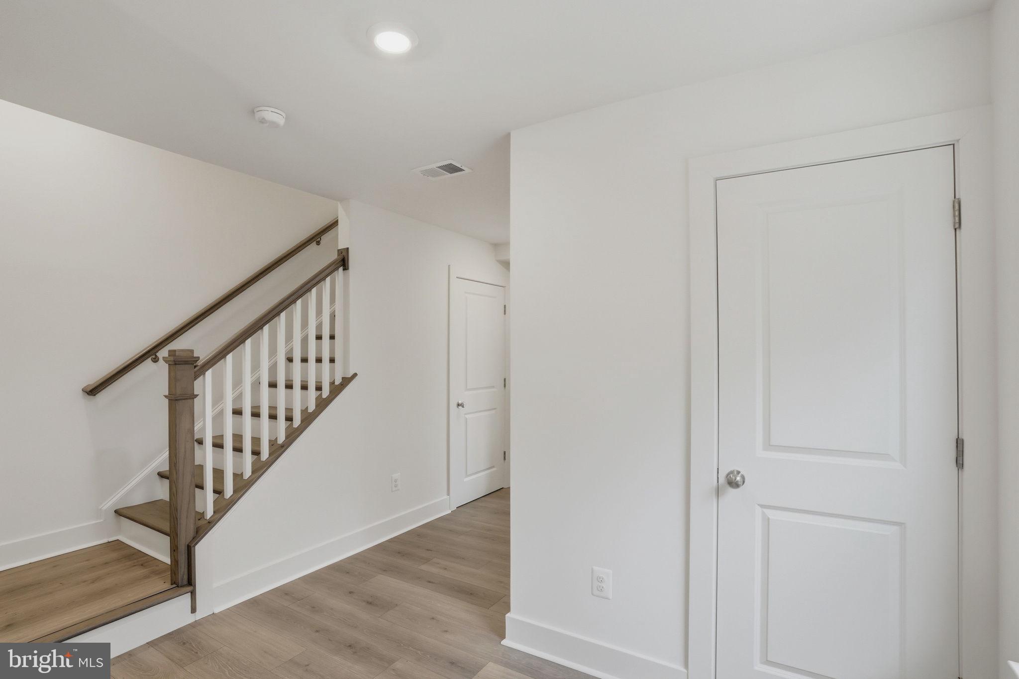 OYSTER HOUSE VILLAGE - Residential