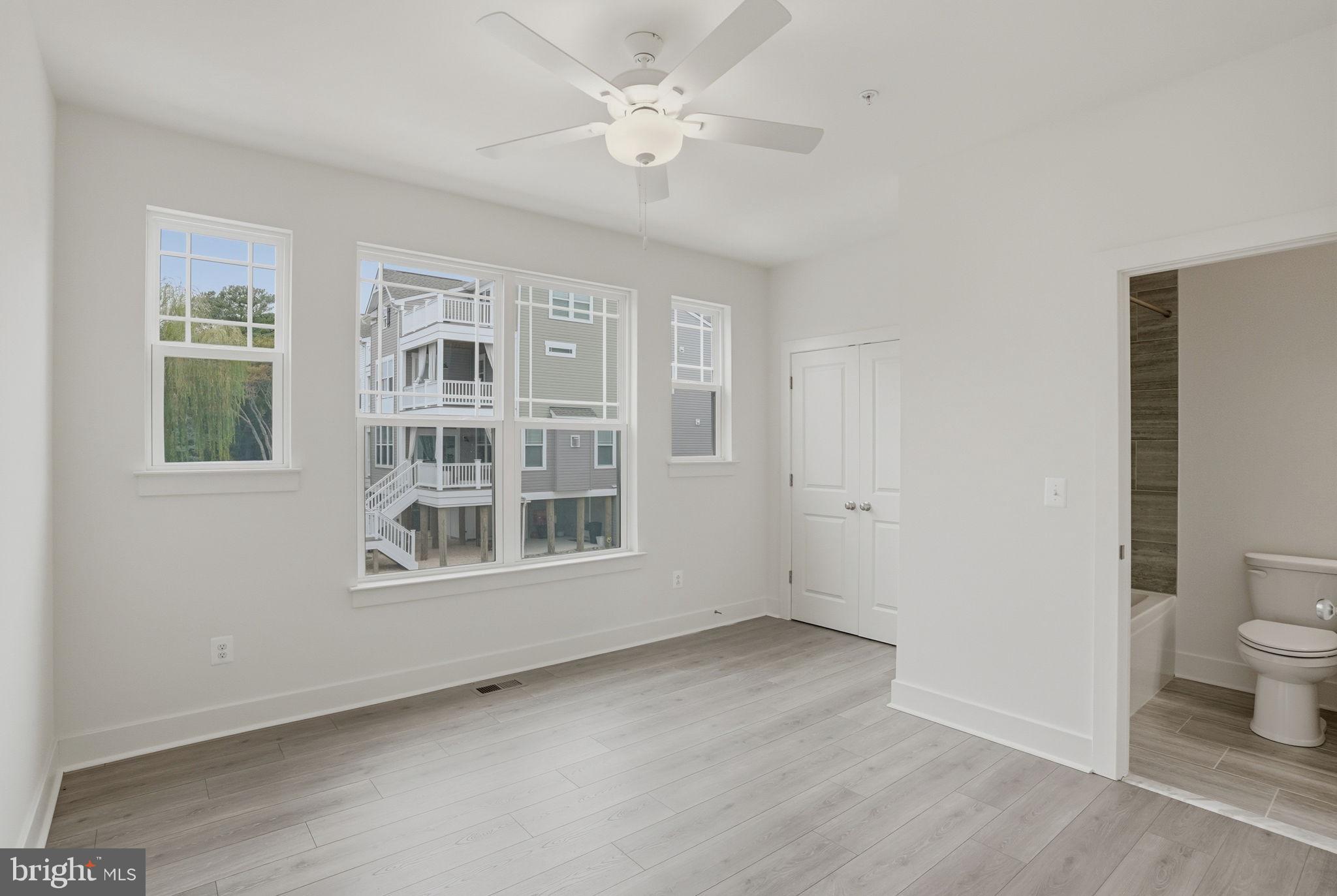 OYSTER HOUSE VILLAGE - Residential