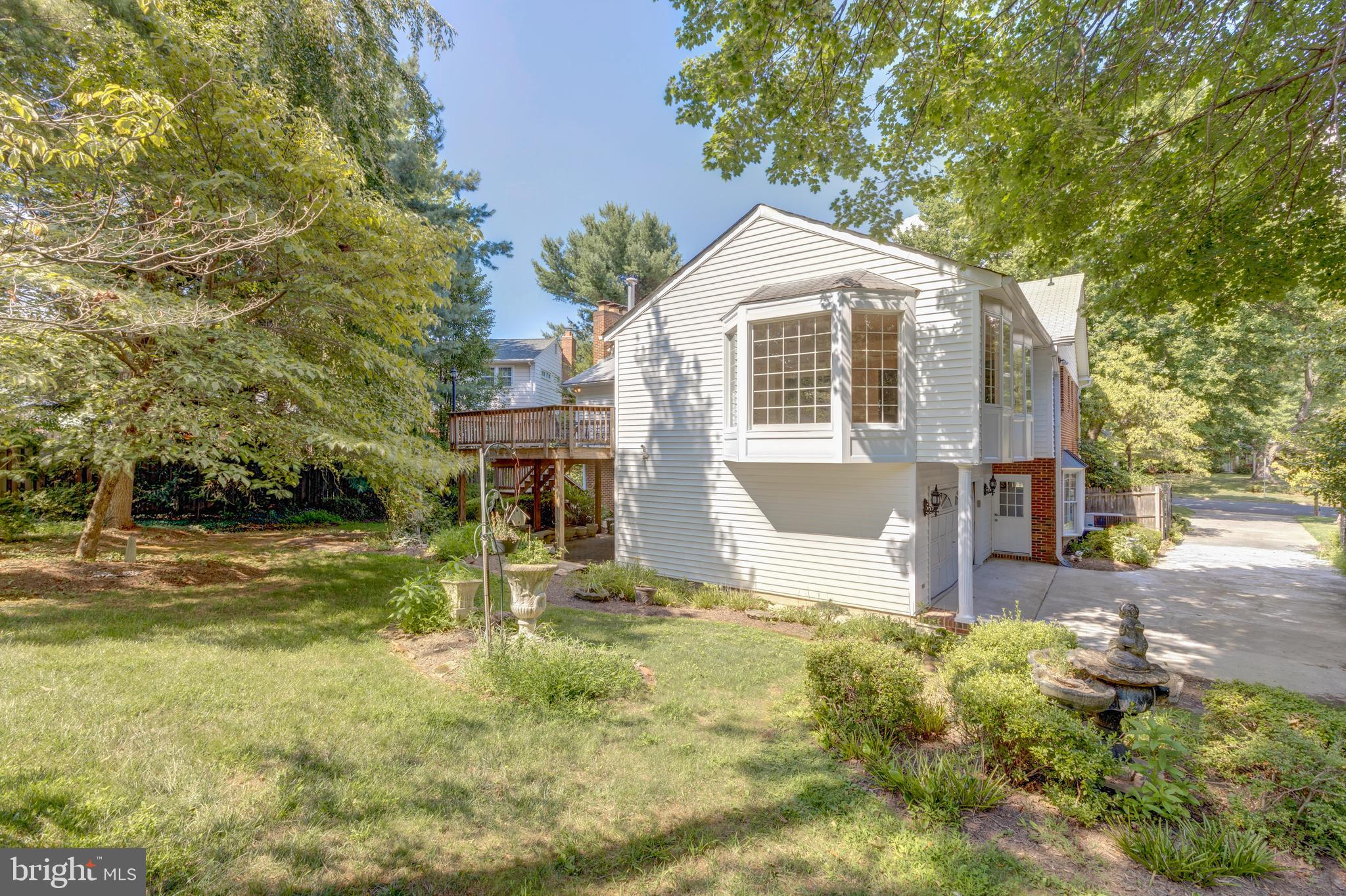 MC LEAN HAMLET - Residential