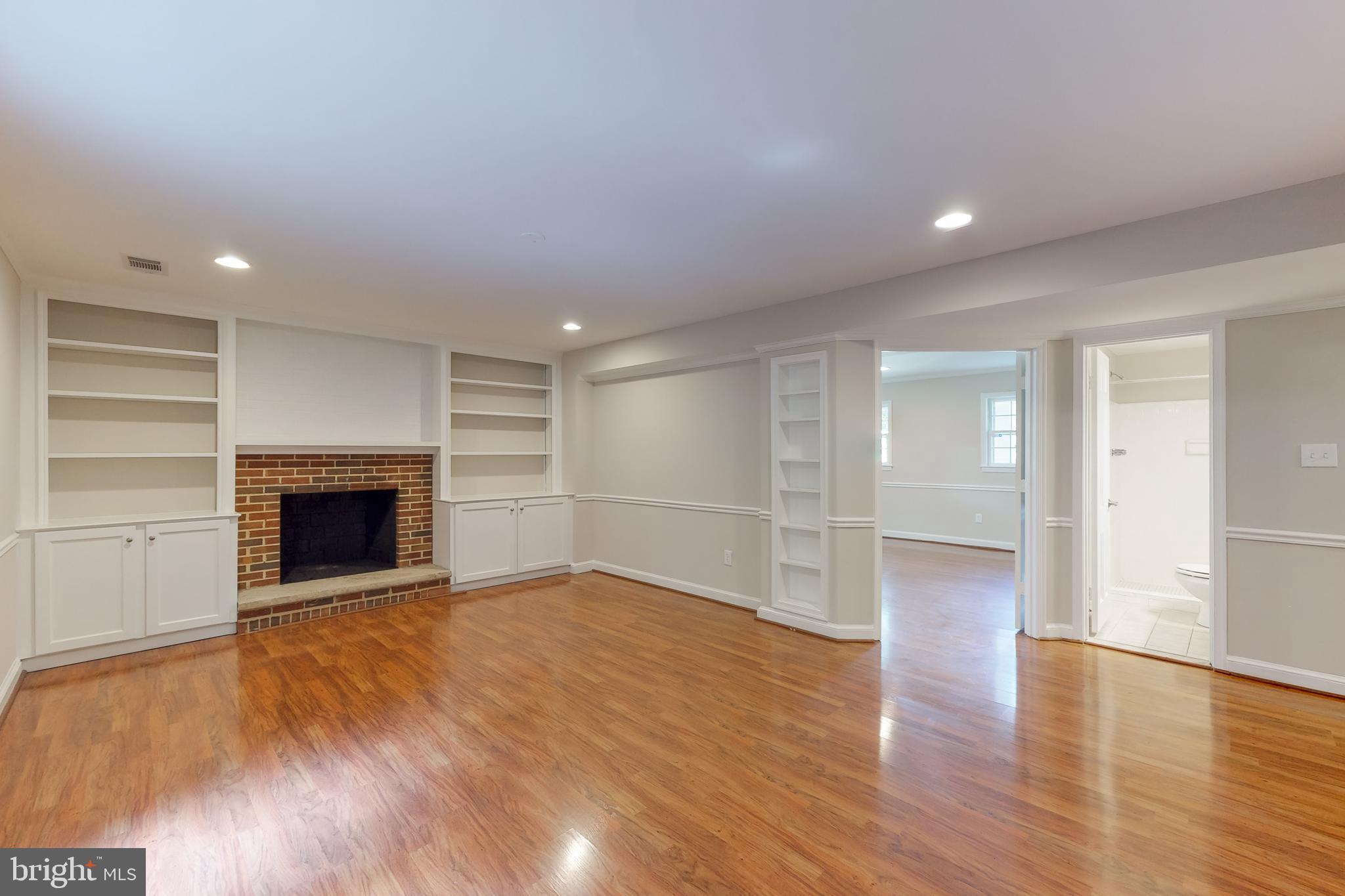 MC LEAN HAMLET - Residential