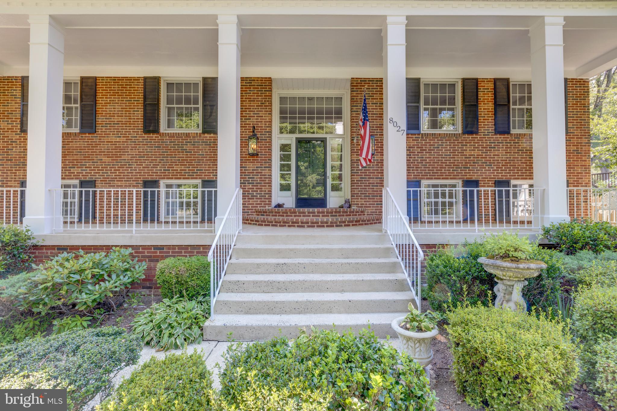 MC LEAN HAMLET - Residential