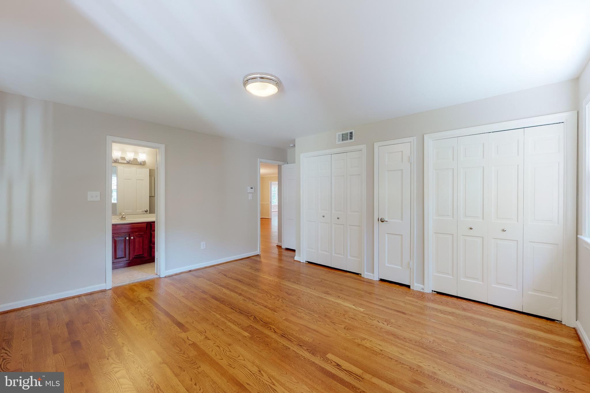 MC LEAN HAMLET - Residential